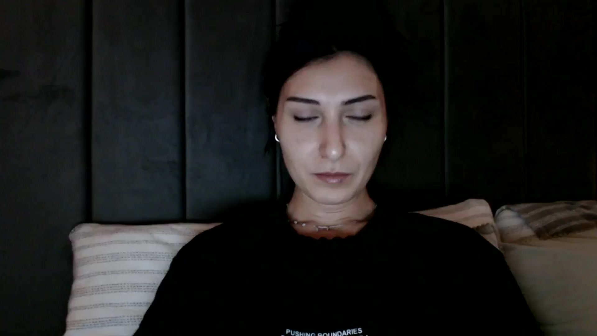 Gallery image thumbnail from Yara_77's myfreecams stream on, 10/07/2025, 08:19 image 4 of 20