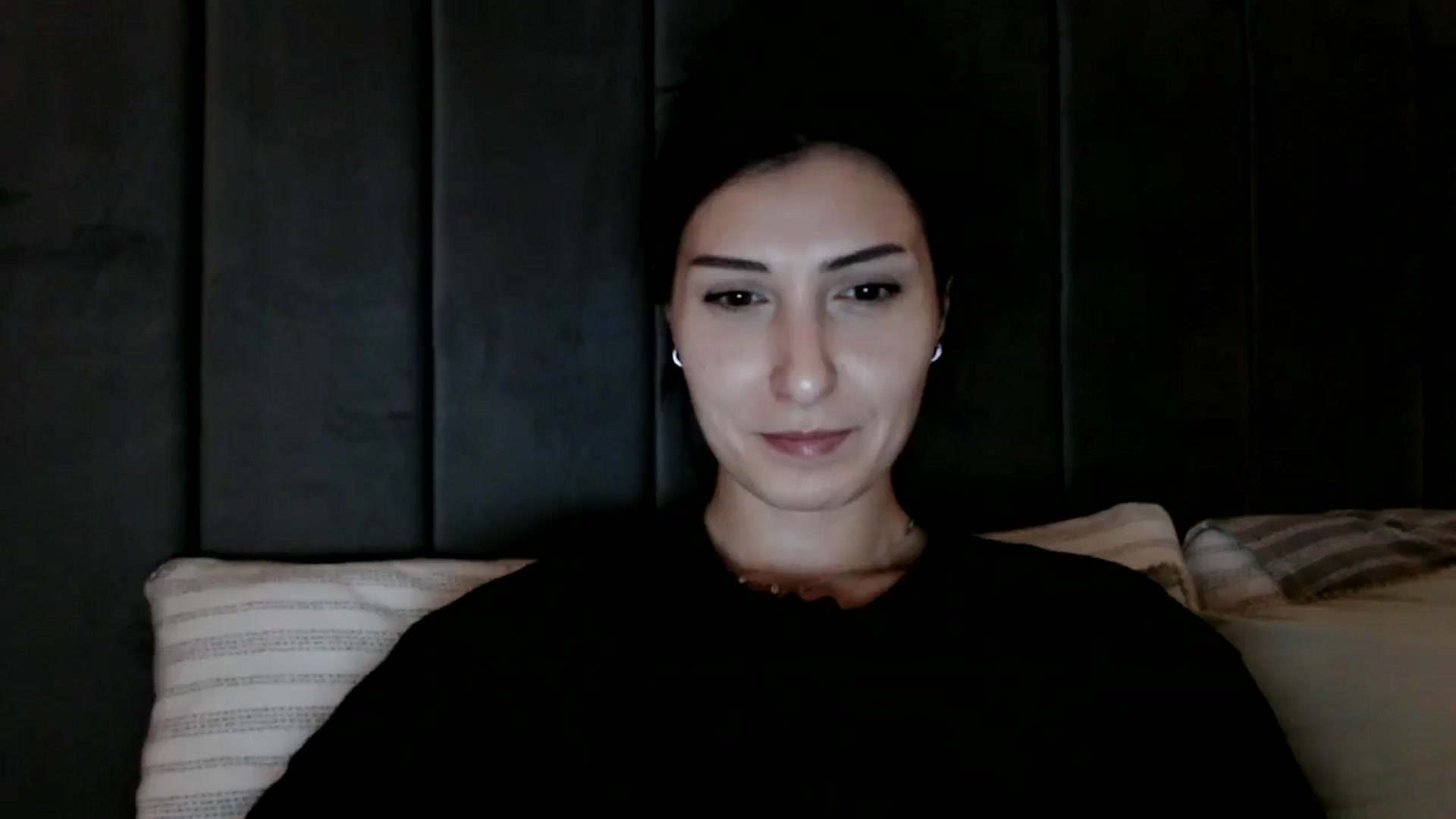 Gallery image thumbnail from Yara_77's myfreecams stream on, 10/07/2025, 08:19 image 2 of 20