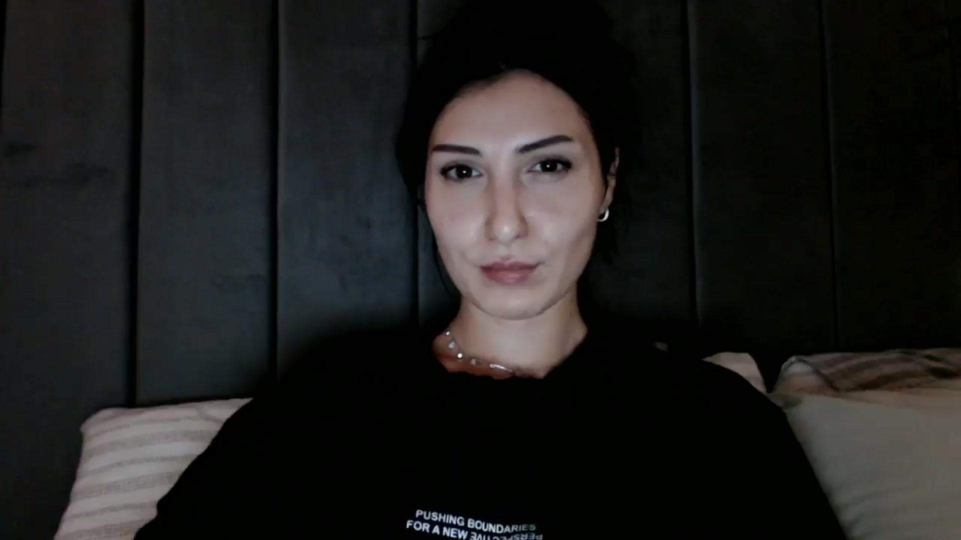 Gallery image thumbnail from Yara_77's myfreecams stream on, 10/07/2025, 08:19 image 11 of 20