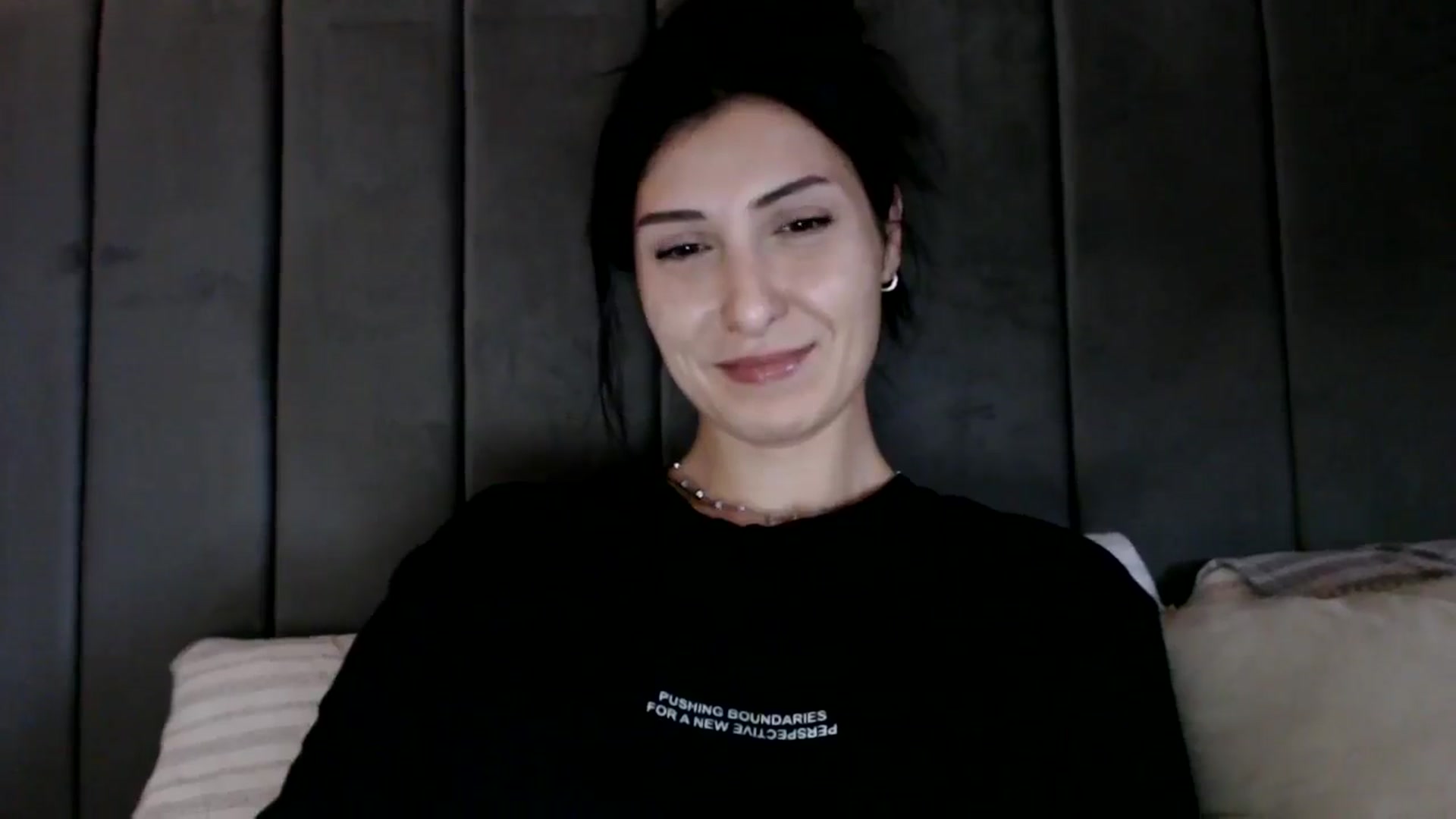 Gallery image thumbnail from Yara_77's myfreecams stream on, 10/07/2025, 08:19 image 16 of 20