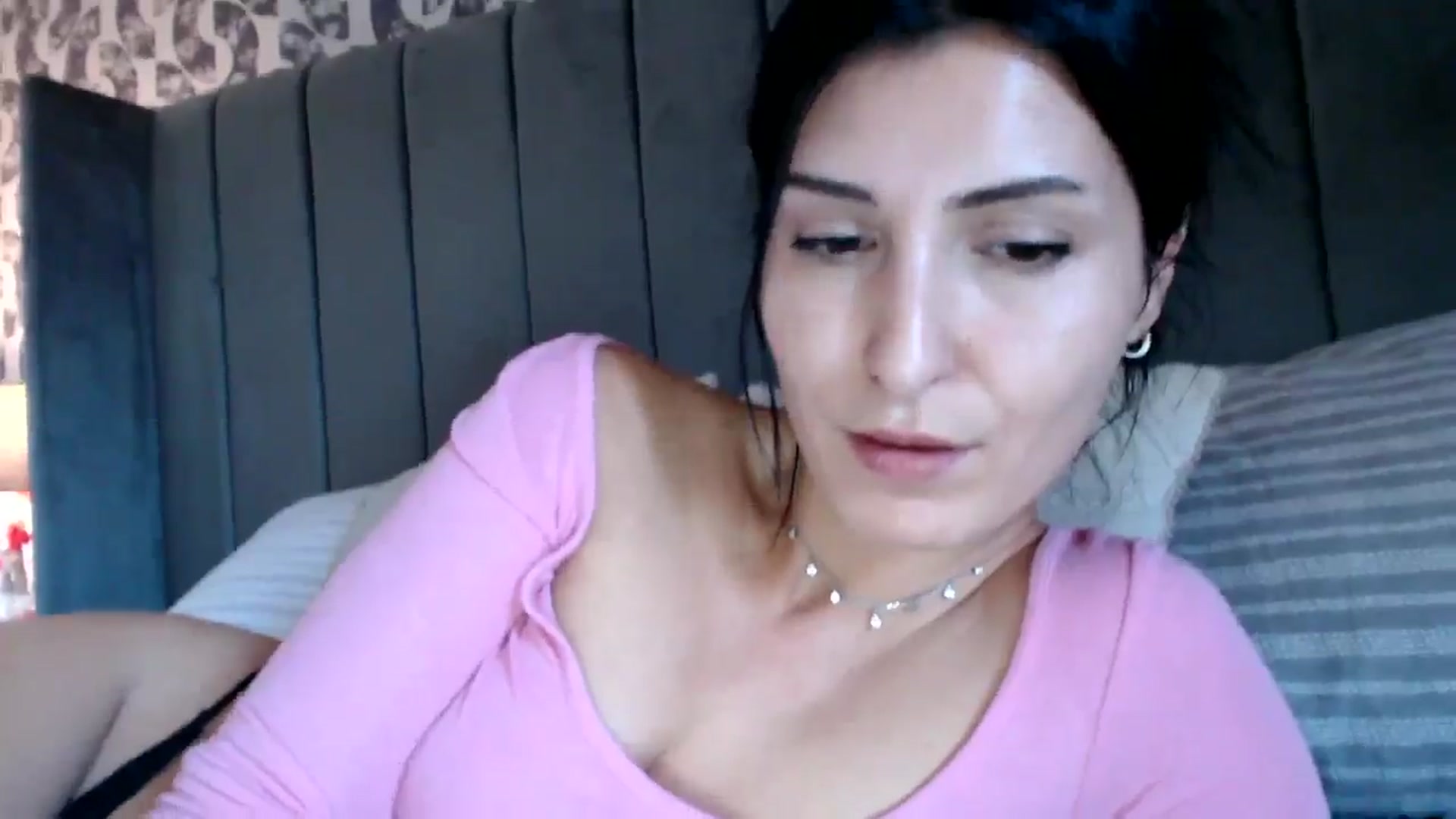 Gallery image thumbnail from Yara_77's myfreecams stream on, 10/07/2025, 08:28 image 4 of 20