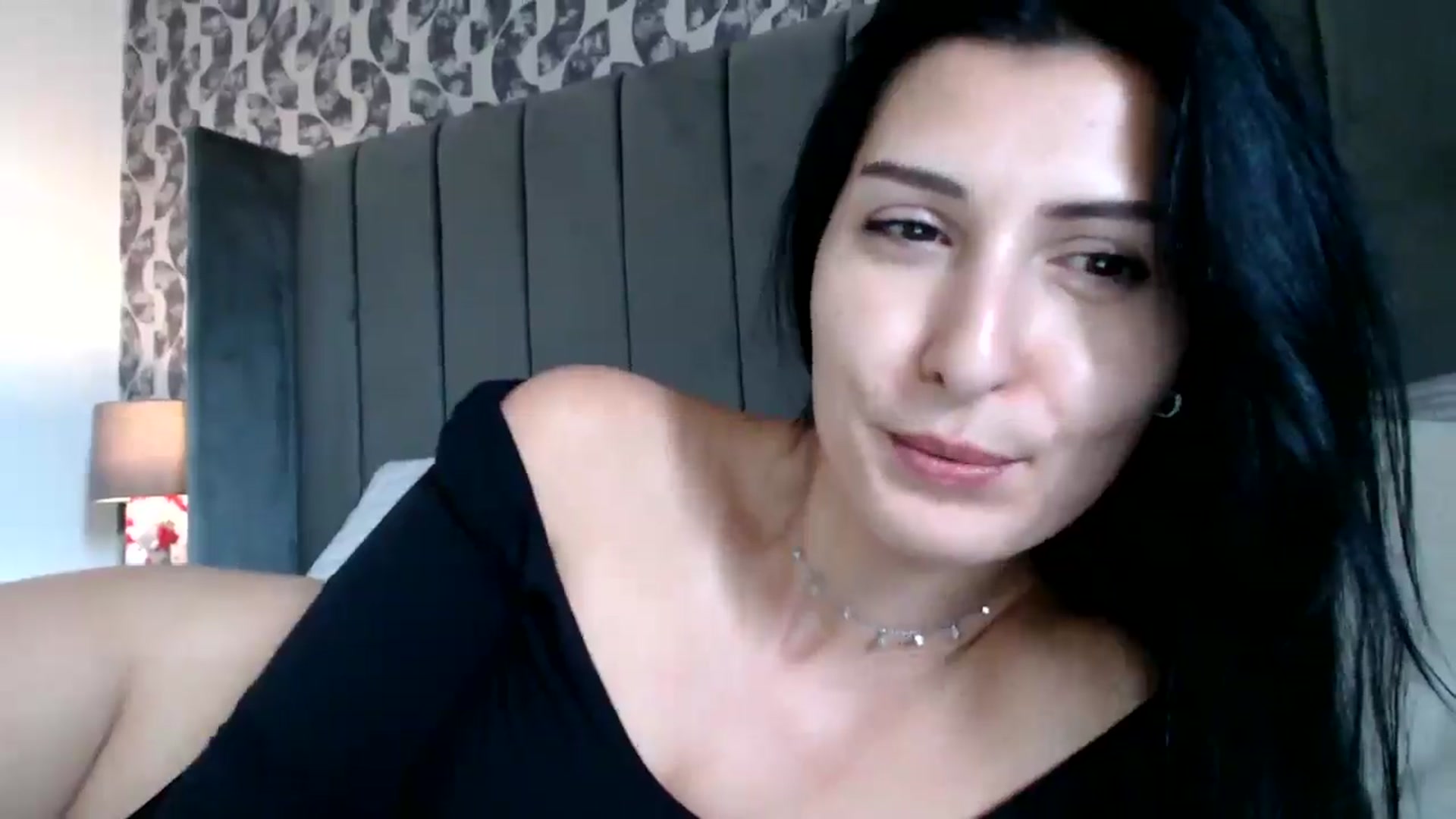Gallery image thumbnail from Yara_77's myfreecams stream on, 10/07/2025, 09:39 image 18 of 20