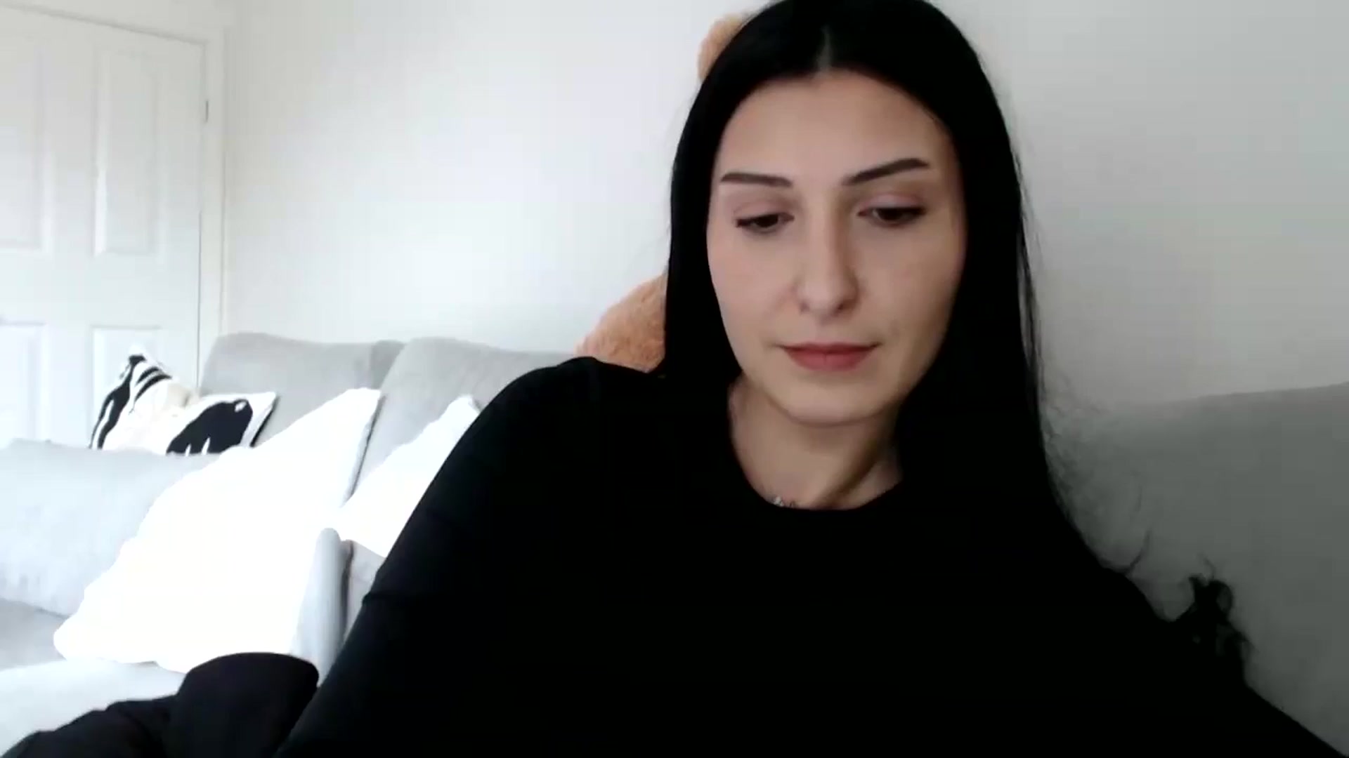 Gallery image thumbnail from Yara_77's myfreecams stream on, 10/08/2025, 08:56 image 9 of 20