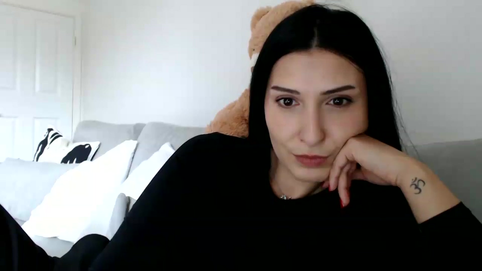 Gallery image thumbnail from Yara_77's myfreecams stream on, 10/08/2025, 08:56 image 19 of 20