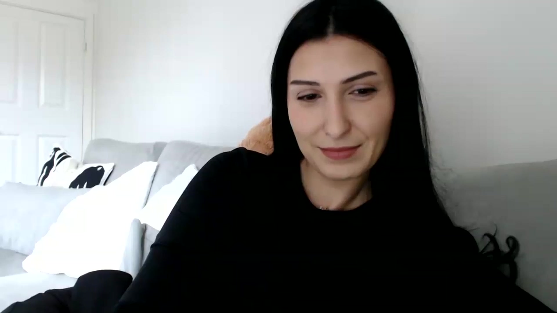 Gallery image thumbnail from Yara_77's myfreecams stream on, 10/08/2025, 08:56 image 8 of 20