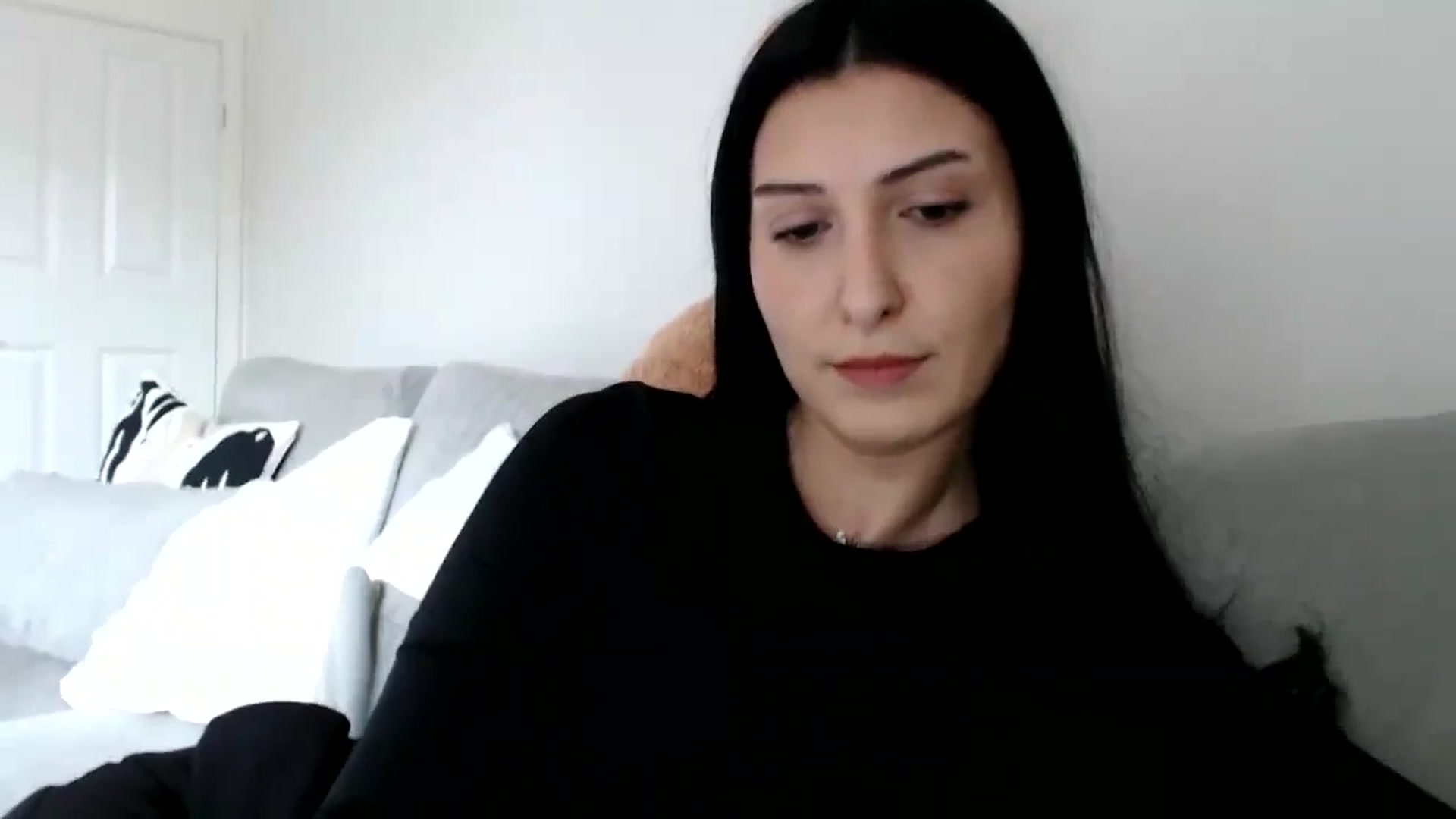 Gallery image thumbnail from Yara_77's myfreecams stream on, 10/08/2025, 08:56 image 10 of 20