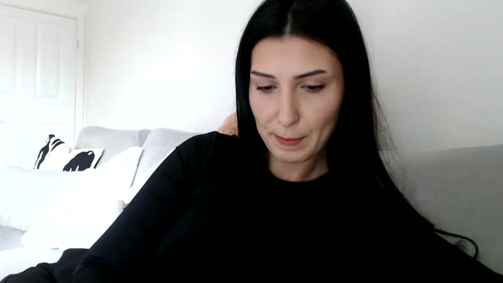 Gallery image thumbnail from Yara_77's myfreecams stream on, 10/08/2025, 08:56 image 1 of 20