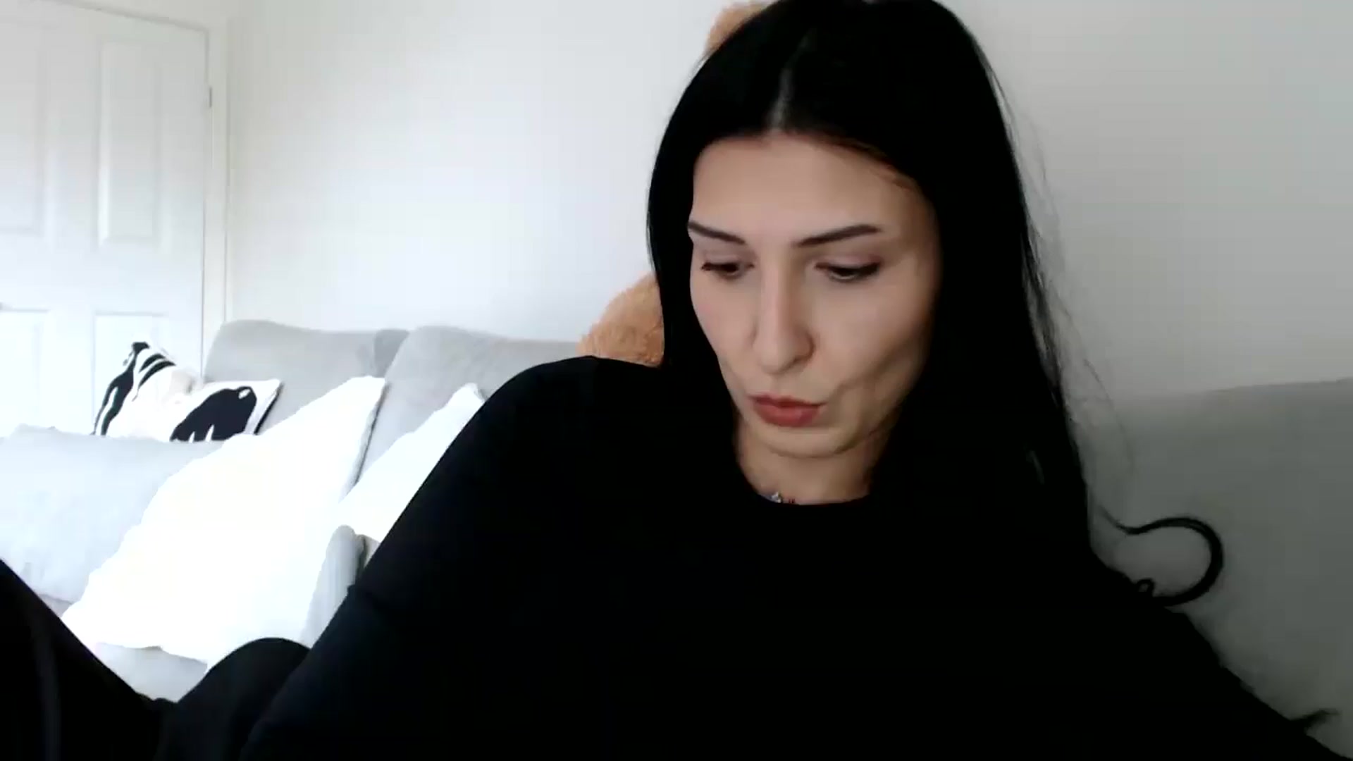 Gallery image thumbnail from Yara_77's myfreecams stream on, 10/08/2025, 08:56 image 18 of 20