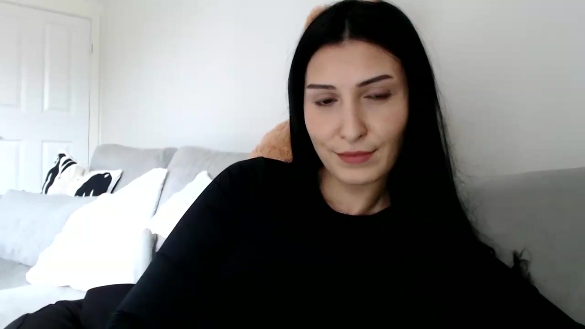 Gallery image thumbnail from Yara_77's myfreecams stream on, 10/08/2025, 08:56 image 13 of 20