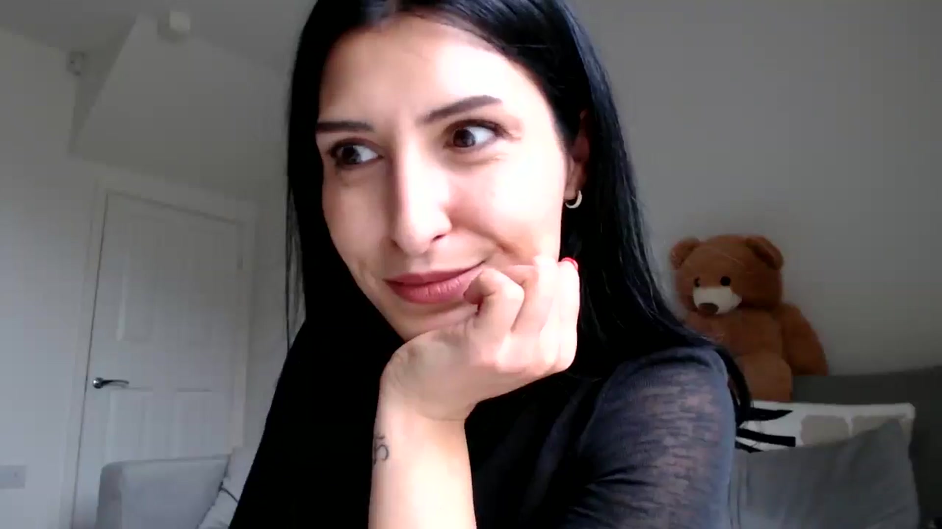 Gallery image thumbnail from Yara_77's myfreecams stream on, 10/08/2025, 10:36 image 13 of 20
