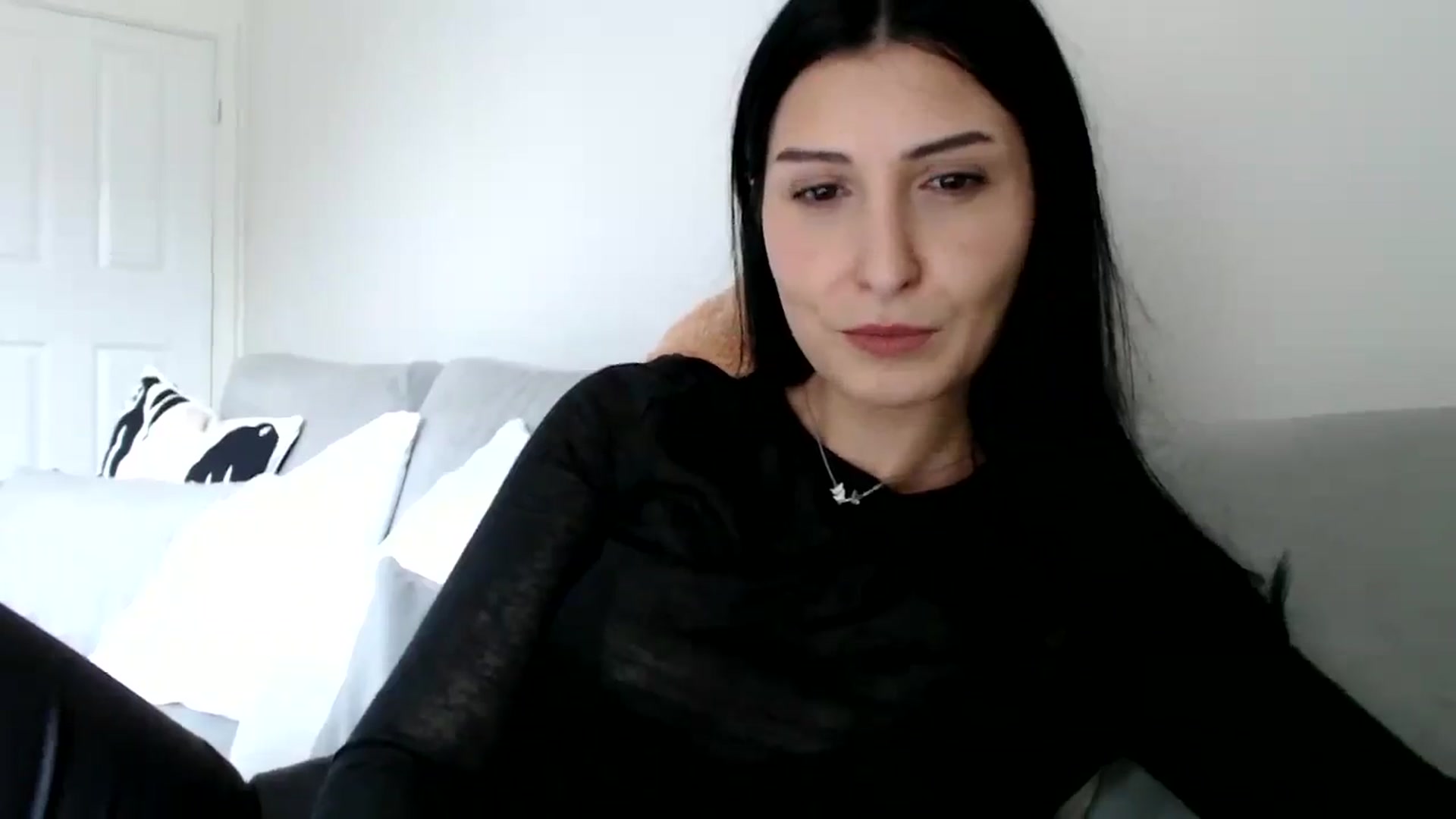 Gallery image thumbnail from Yara_77's myfreecams stream on, 10/08/2025, 10:36 image 15 of 20
