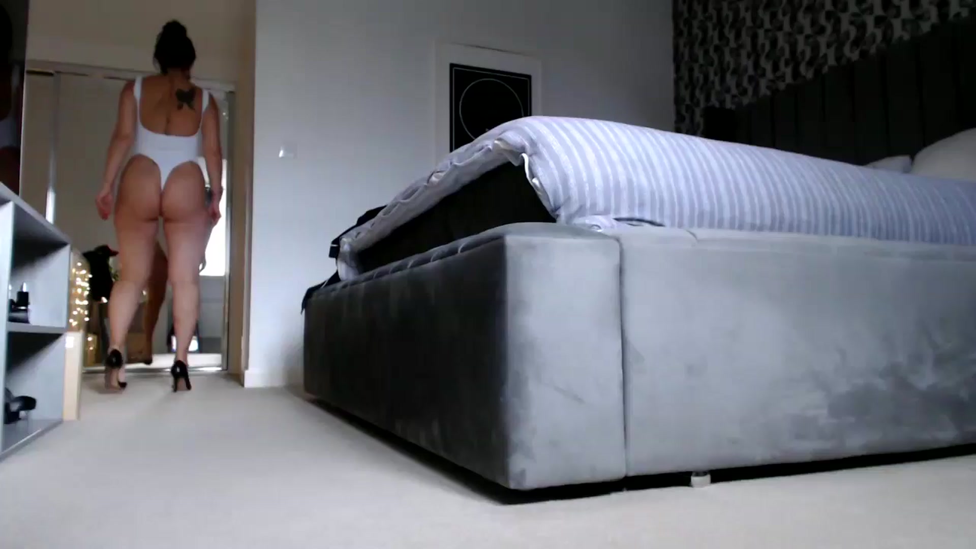 Gallery image thumbnail from Yara_77's myfreecams stream on, 10/09/2025, 10:24 image 4 of 20
