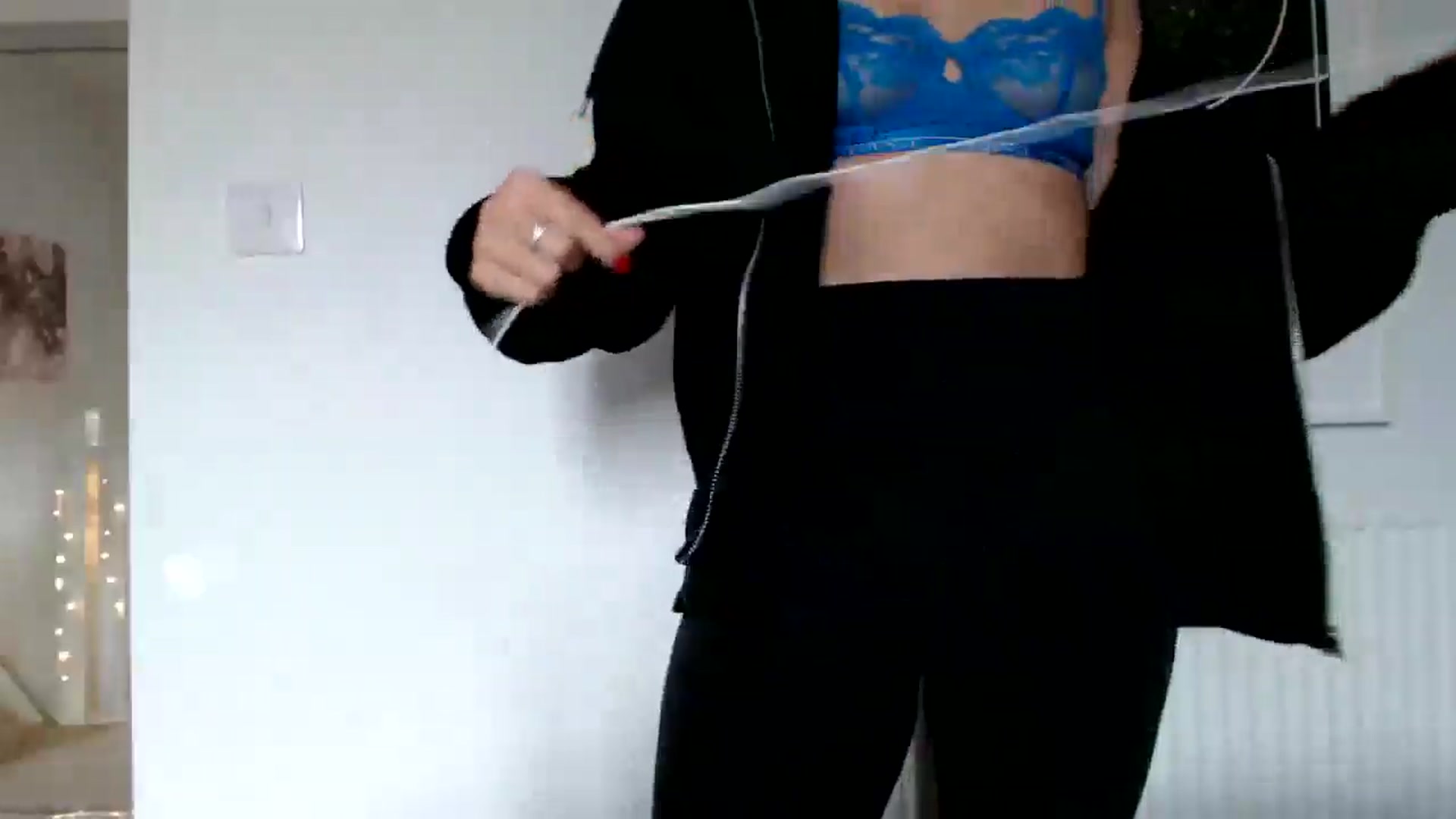 Gallery image thumbnail from Yara_77's myfreecams stream on, 10/09/2025, 12:05 image 14 of 20