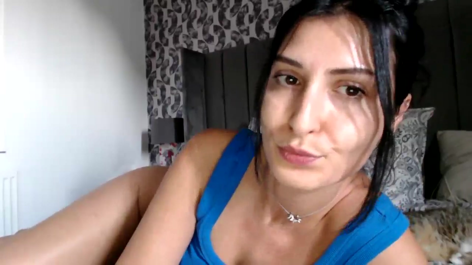 Gallery image thumbnail from Yara_77's myfreecams stream on, 10/11/2025, 12:28 image 9 of 20