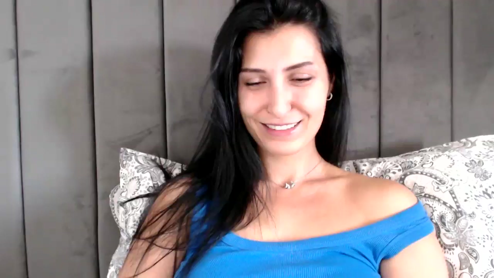 Gallery image thumbnail from Yara_77's myfreecams stream on, 10/11/2025, 12:28 image 15 of 20