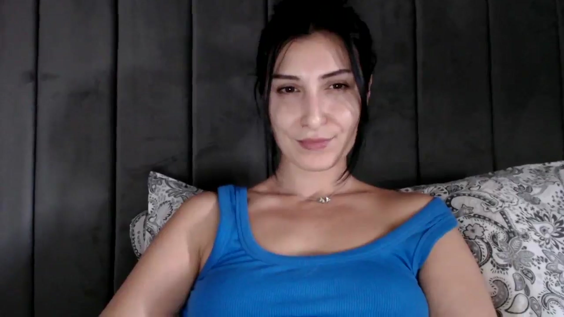 Gallery image thumbnail from Yara_77's myfreecams stream on, 10/11/2025, 12:28 image 2 of 20