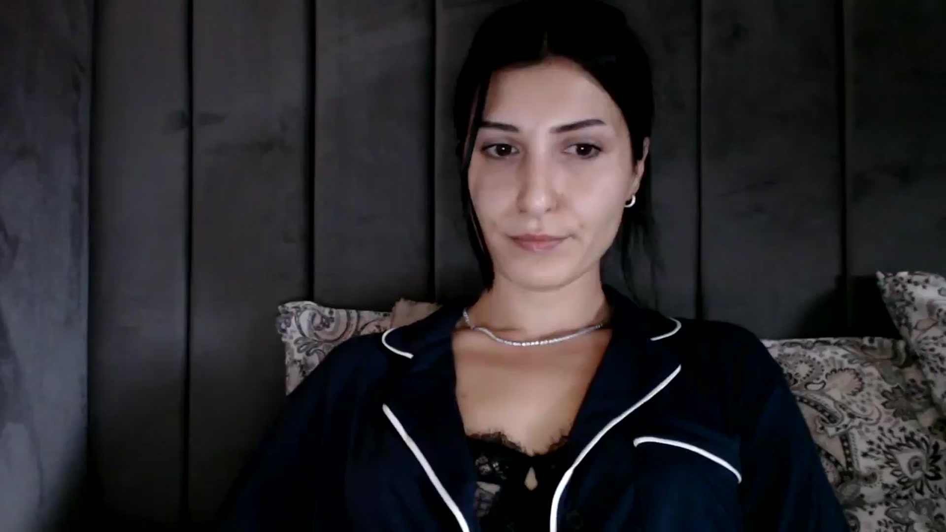 Gallery image thumbnail from Yara_77's myfreecams stream on, 10/15/2025, 10:15 image 14 of 20