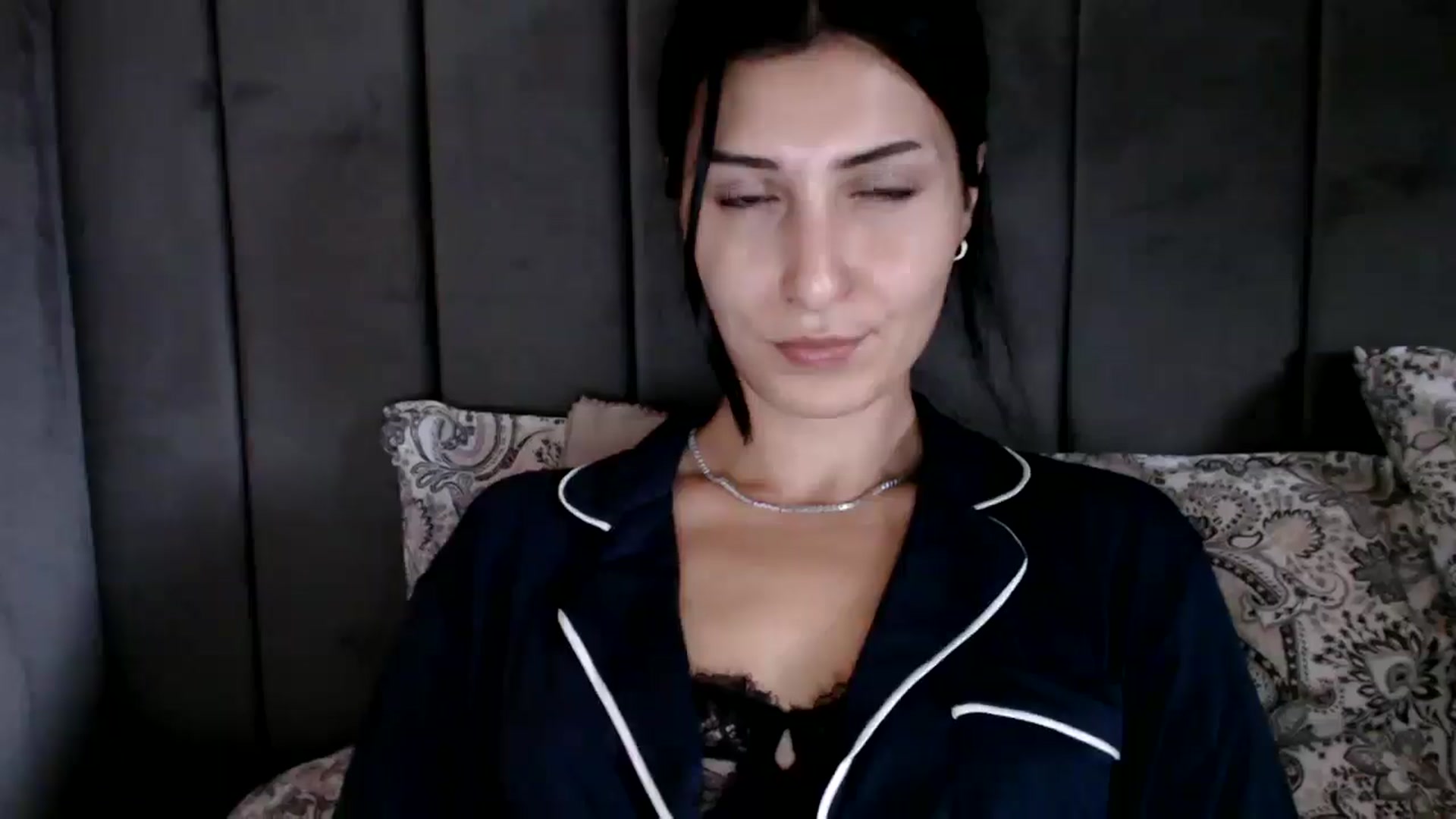 Gallery image thumbnail from Yara_77's myfreecams stream on, 10/15/2025, 10:15 image 17 of 20