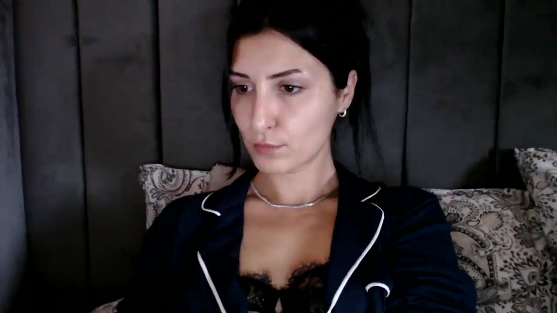Gallery image thumbnail from Yara_77's myfreecams stream on, 10/15/2025, 10:15 image 18 of 20