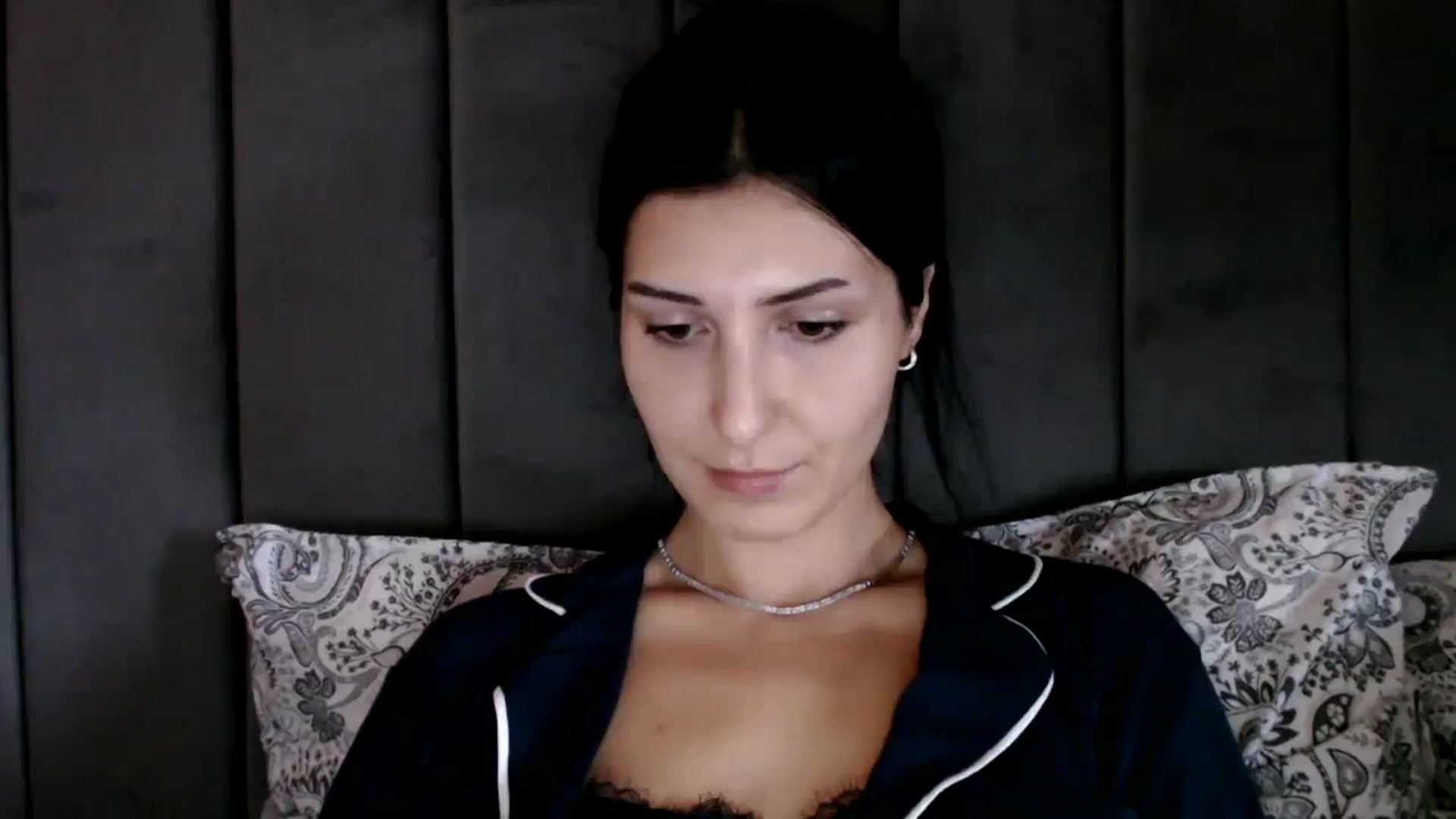 Gallery image thumbnail from Yara_77's myfreecams stream on, 10/15/2025, 10:36 image 9 of 20