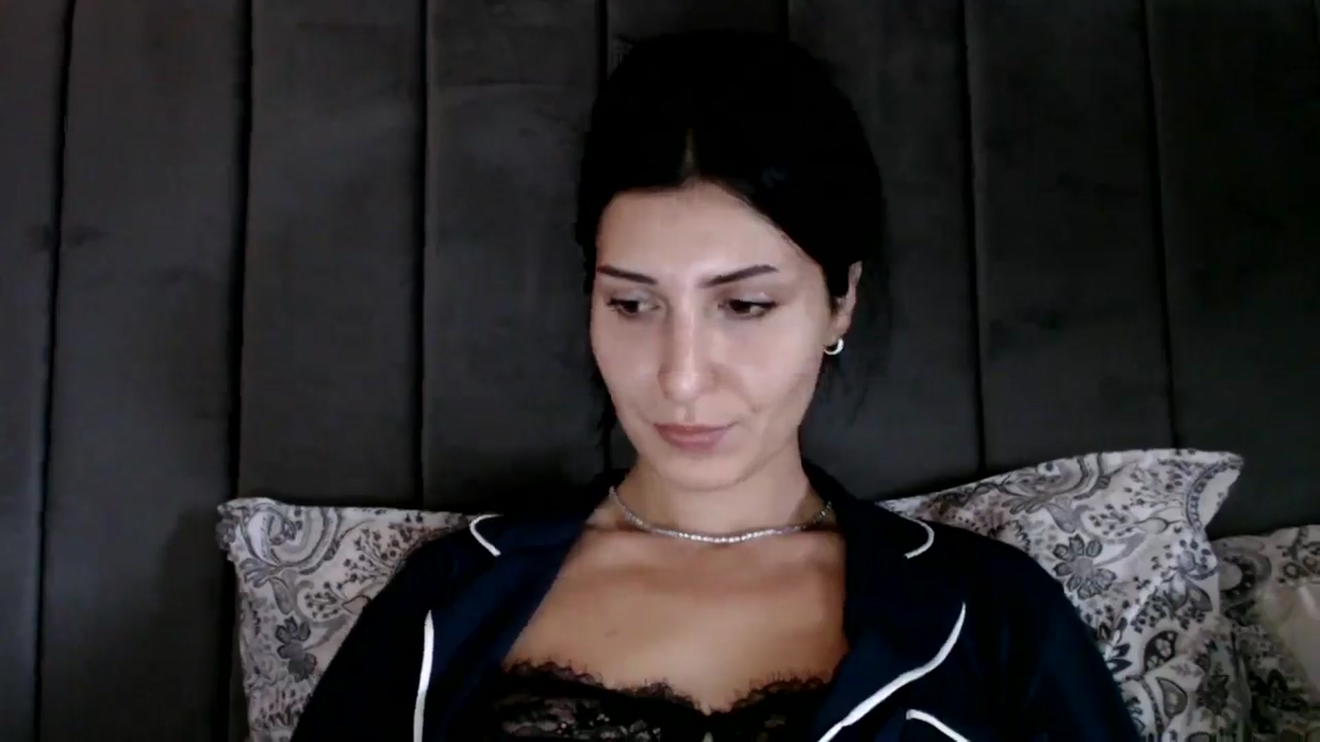 Gallery image thumbnail from Yara_77's myfreecams stream on, 10/15/2025, 10:36 image 14 of 20