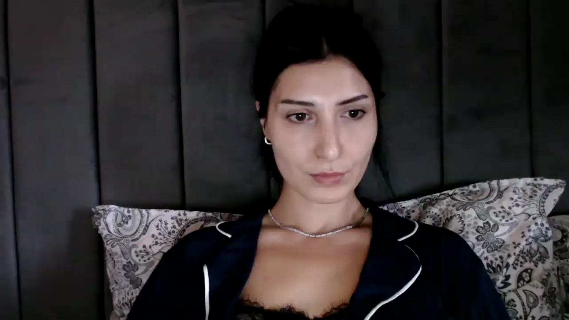Gallery image thumbnail from Yara_77's myfreecams stream on, 10/15/2025, 10:36 image 3 of 20