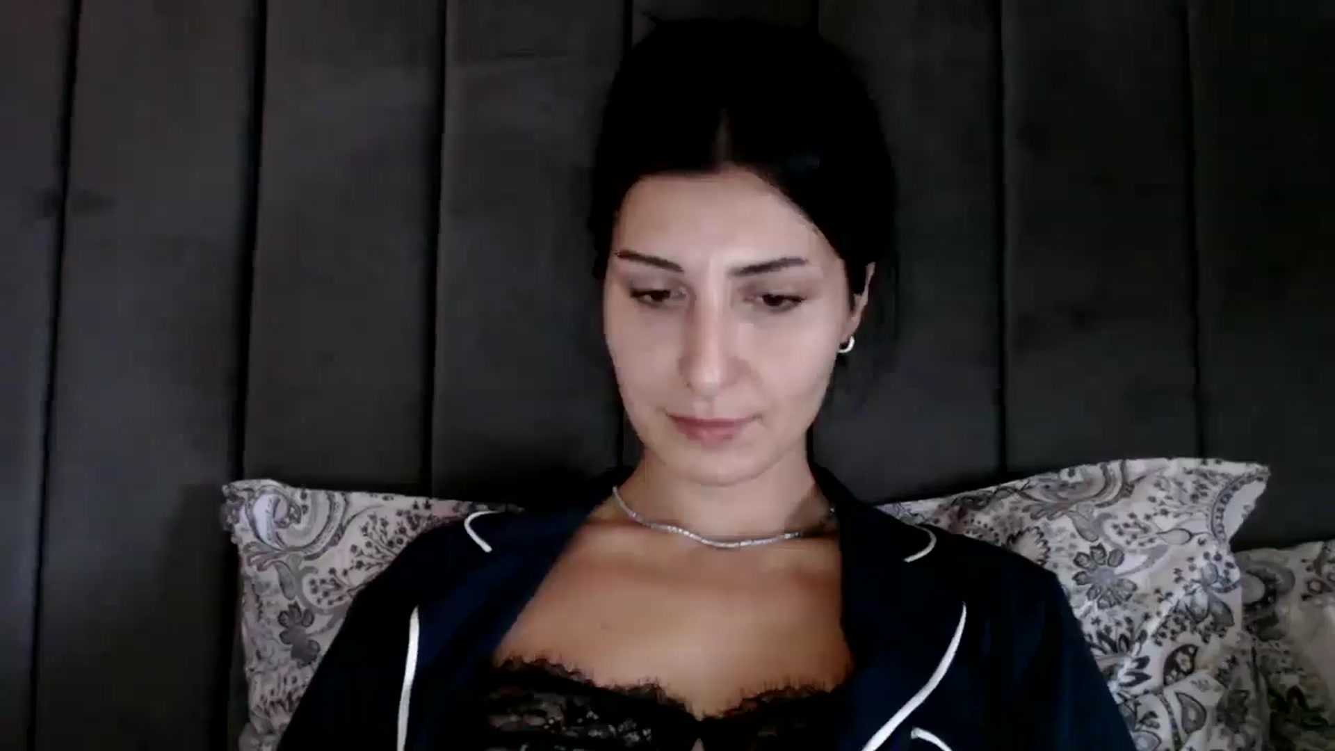 Gallery image thumbnail from Yara_77's myfreecams stream on, 10/15/2025, 10:36 image 11 of 20