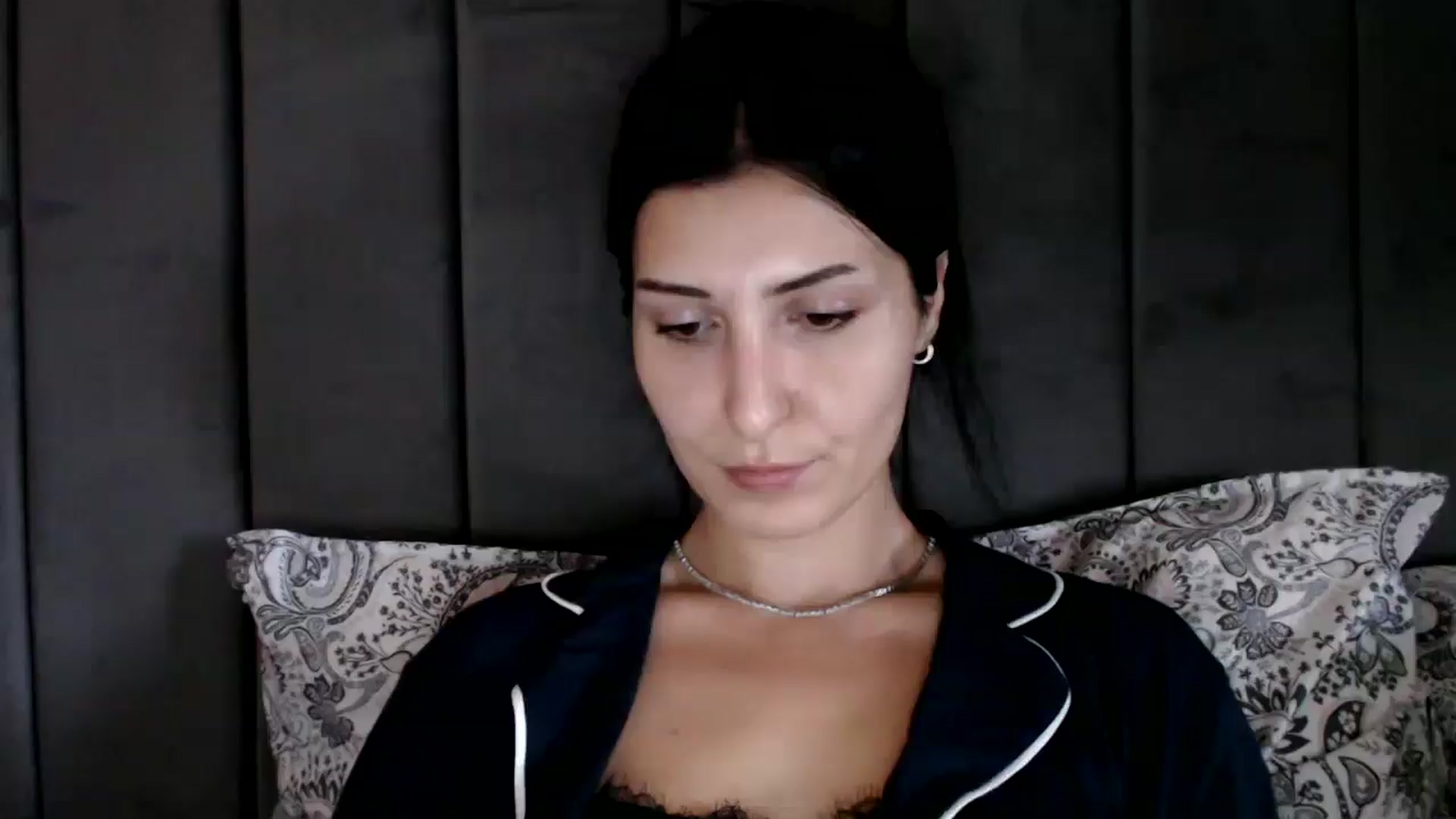 Gallery image thumbnail from Yara_77's myfreecams stream on, 10/15/2025, 10:36 image 1 of 20