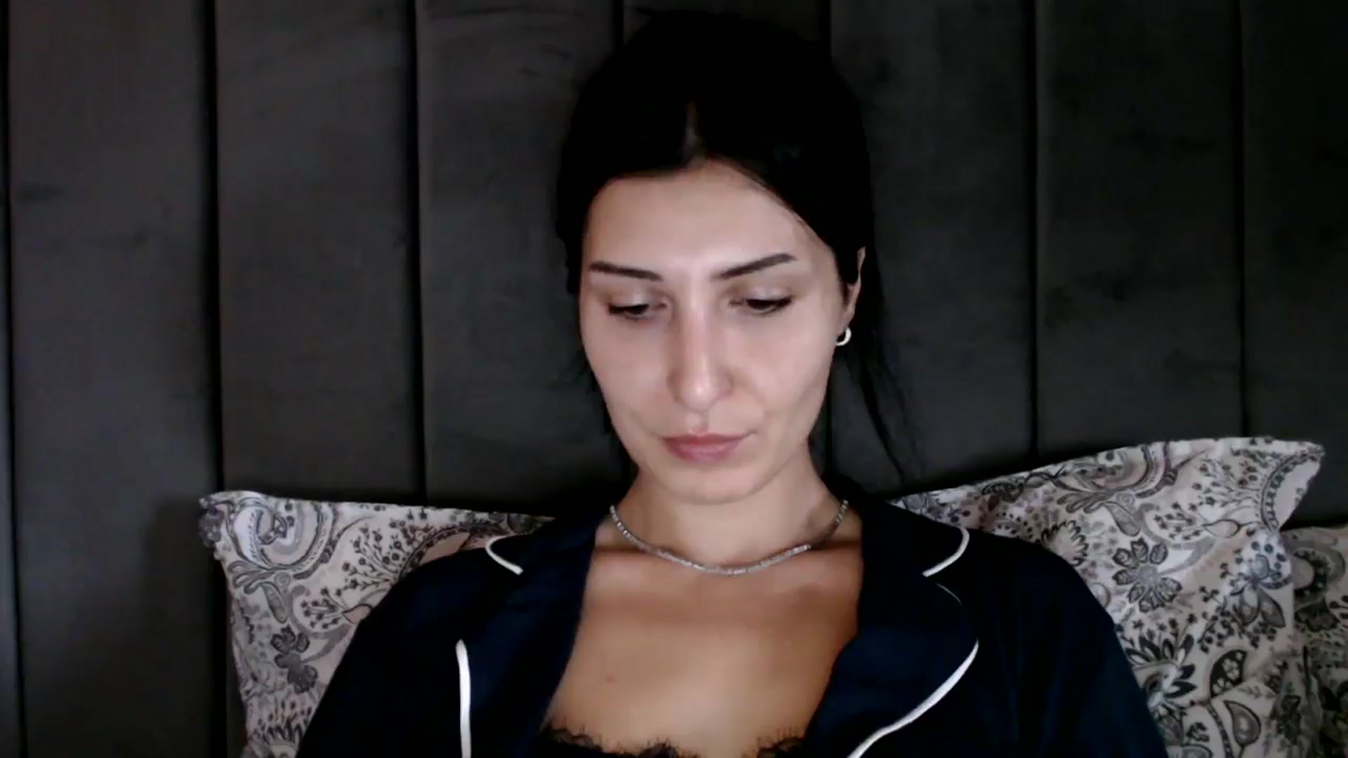 Gallery image thumbnail from Yara_77's myfreecams stream on, 10/15/2025, 10:36 image 6 of 20