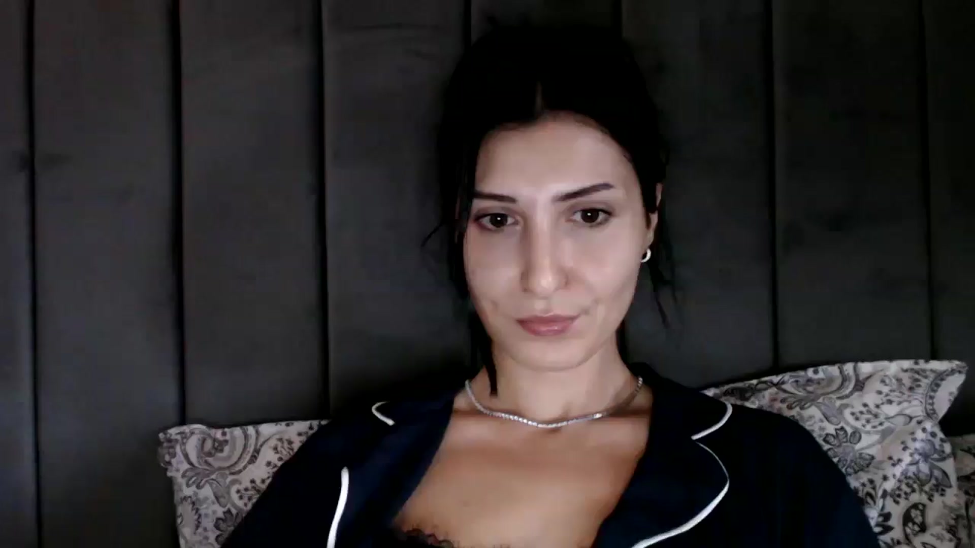 Gallery image thumbnail from Yara_77's myfreecams stream on, 10/15/2025, 10:50 image 19 of 20