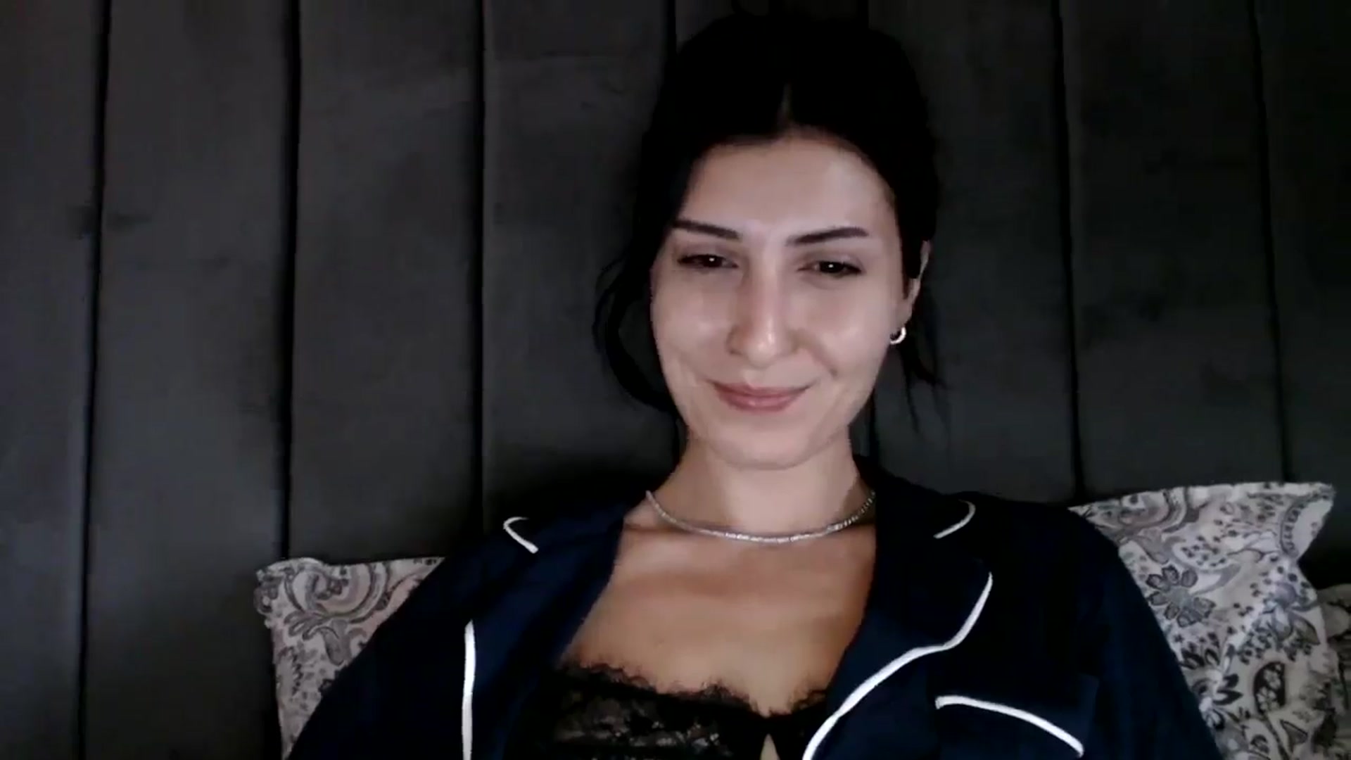 Gallery image thumbnail from Yara_77's myfreecams stream on, 10/15/2025, 10:50 image 11 of 20