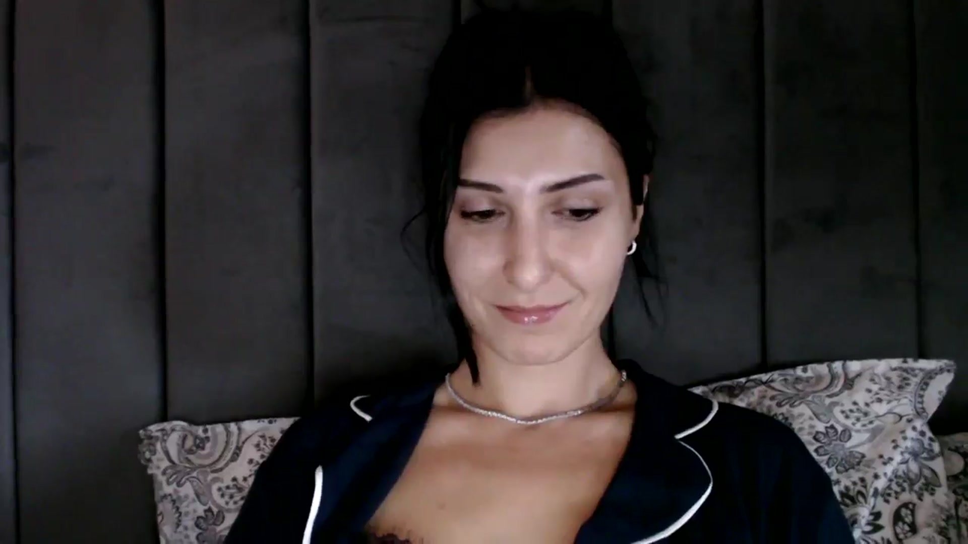 Gallery image thumbnail from Yara_77's myfreecams stream on, 10/15/2025, 10:50 image 16 of 20