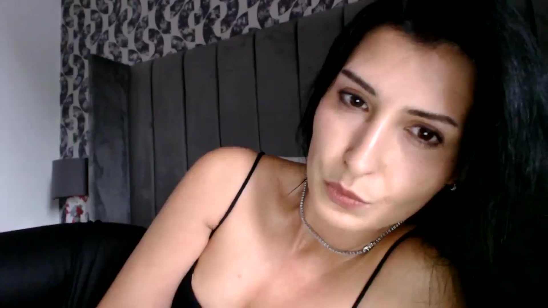 Gallery image thumbnail from Yara_77's myfreecams stream on, 10/15/2025, 14:24 image 11 of 20