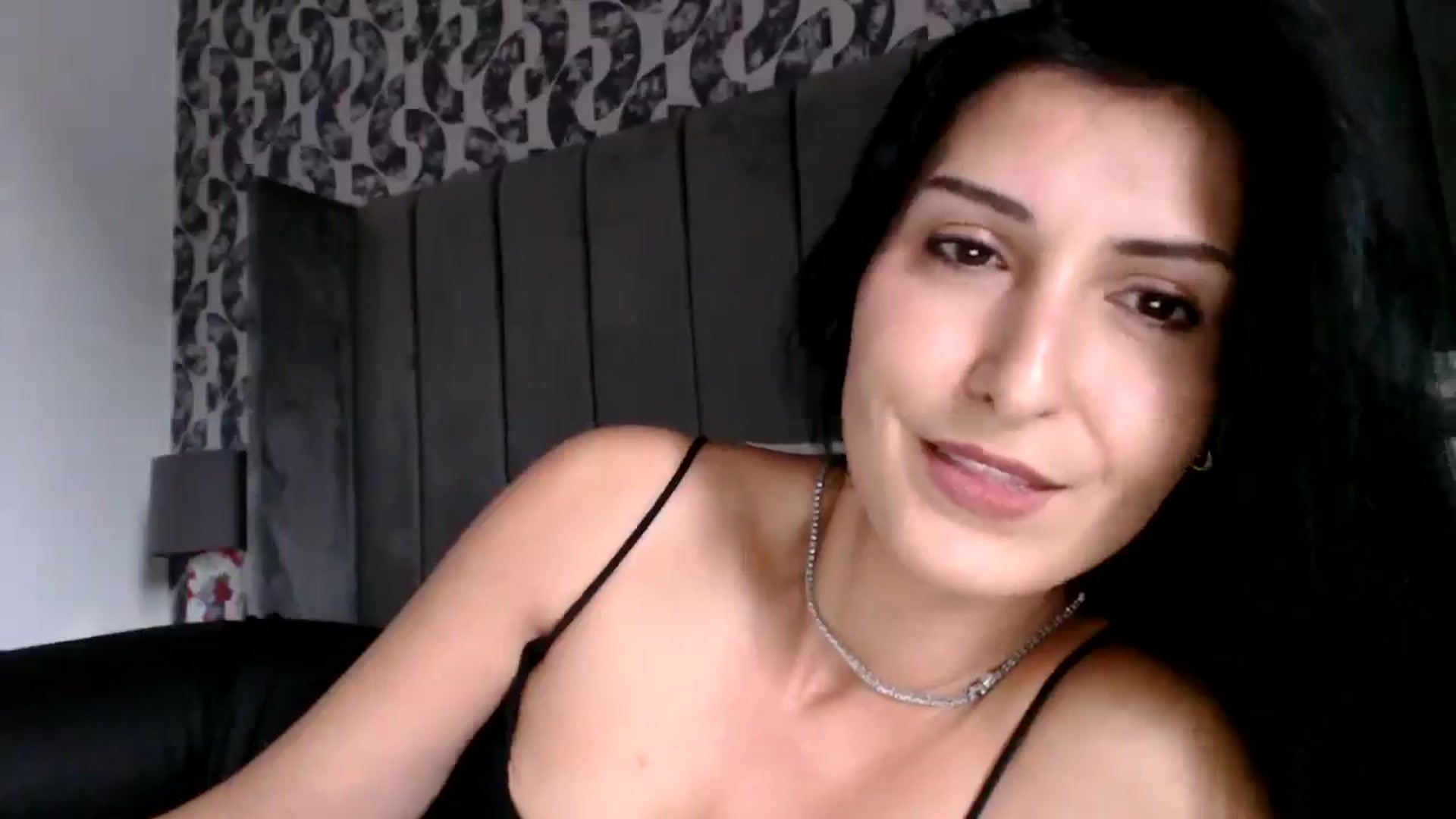 Gallery image thumbnail from Yara_77's myfreecams stream on, 10/15/2025, 14:24 image 12 of 20