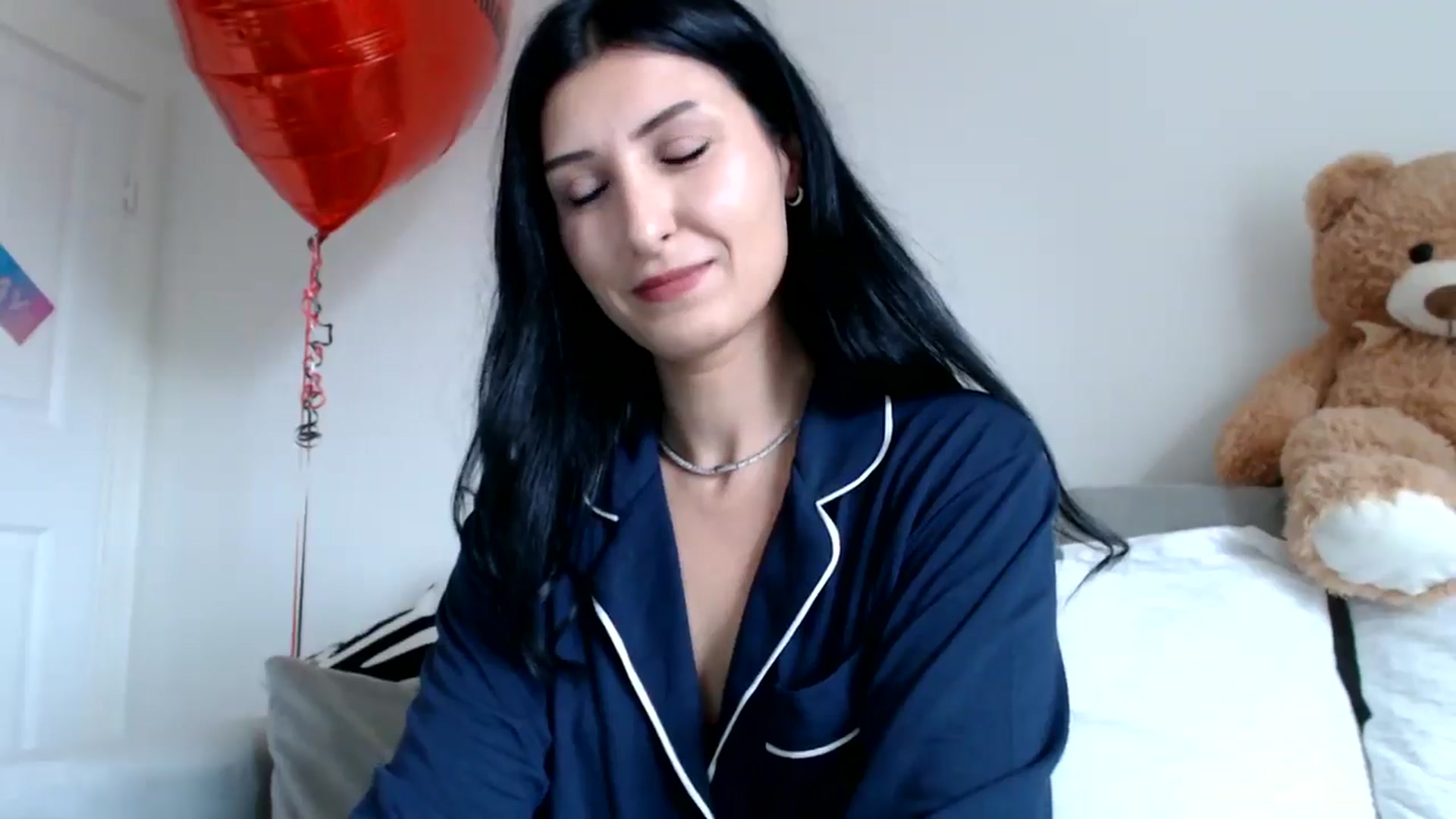Gallery image thumbnail from Yara_77's myfreecams stream on, 10/16/2025, 09:39 image 17 of 20
