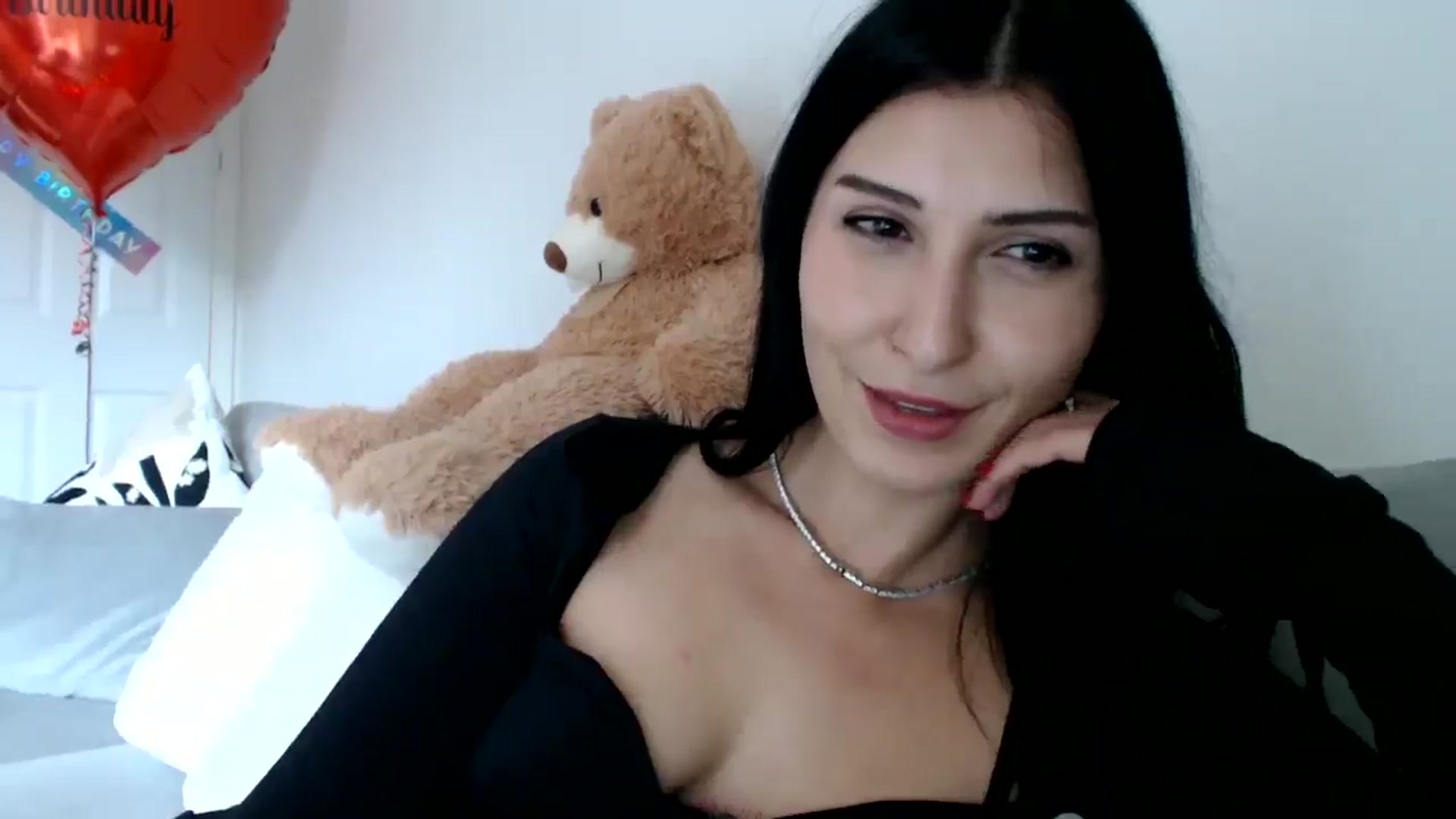 Gallery image thumbnail from Yara_77's myfreecams stream on, 10/16/2025, 10:52 image 18 of 20