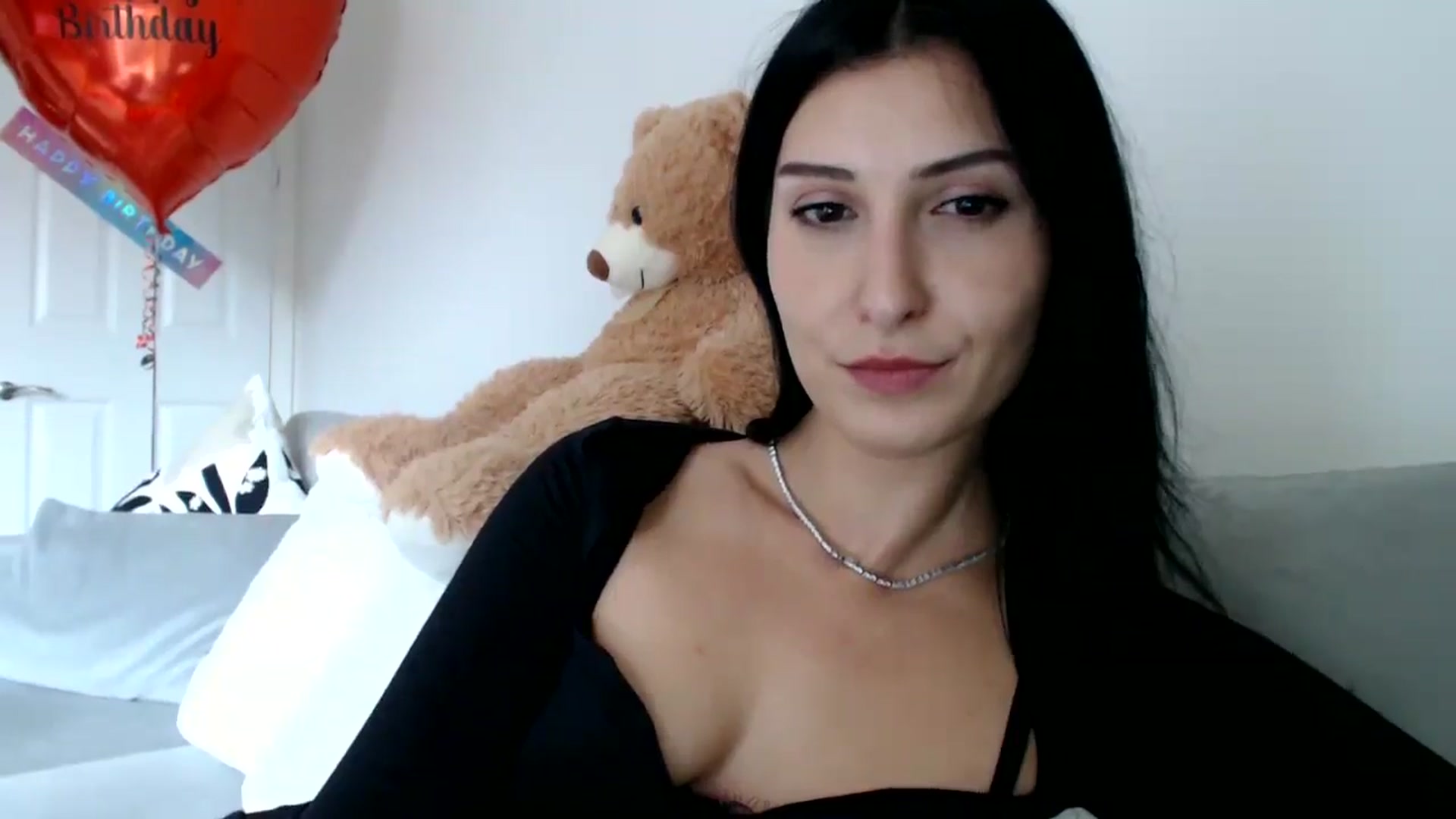 Gallery image thumbnail from Yara_77's myfreecams stream on, 10/16/2025, 10:52 image 17 of 20
