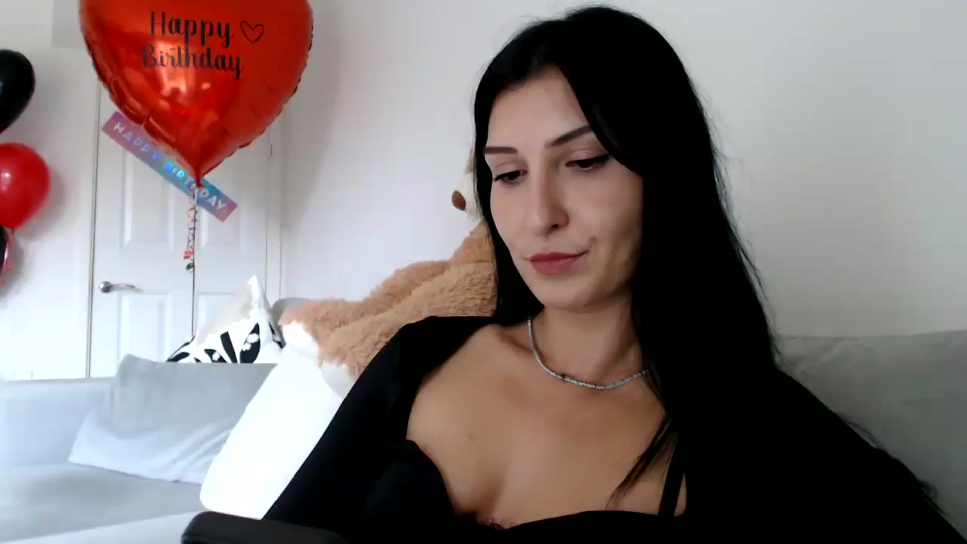 Gallery image thumbnail from Yara_77's myfreecams stream on, 10/16/2025, 10:52 image 16 of 20