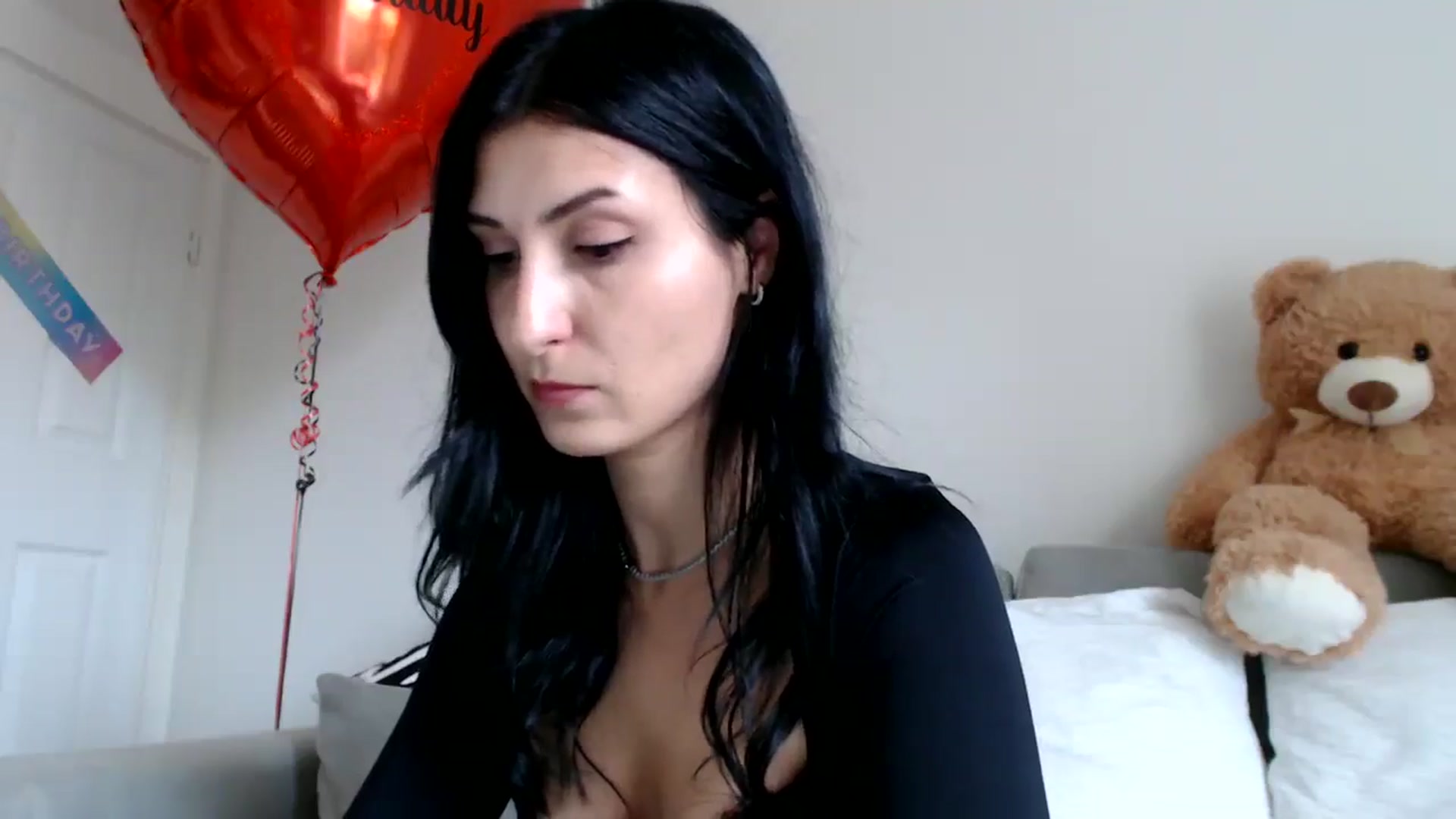 Gallery image thumbnail from Yara_77's myfreecams stream on, 10/16/2025, 11:32 image 3 of 20