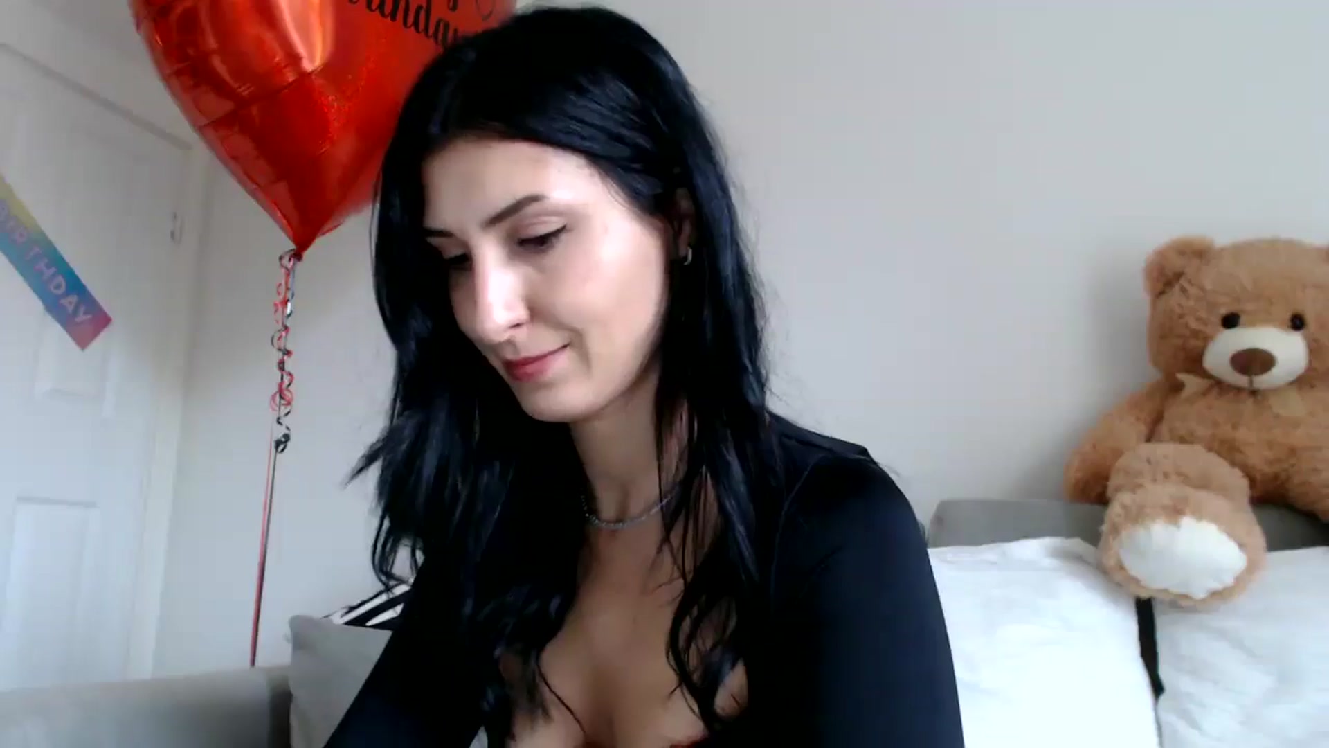 Gallery image thumbnail from Yara_77's myfreecams stream on, 10/16/2025, 11:32 image 5 of 20