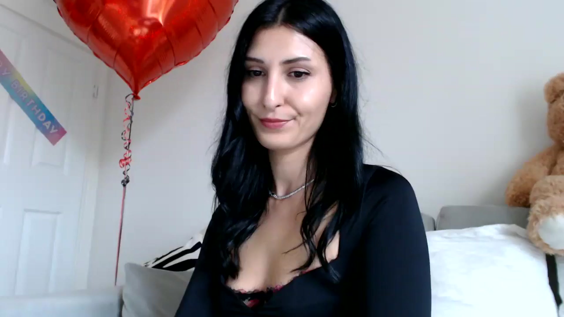 Gallery image thumbnail from Yara_77's myfreecams stream on, 10/16/2025, 11:32 image 10 of 20