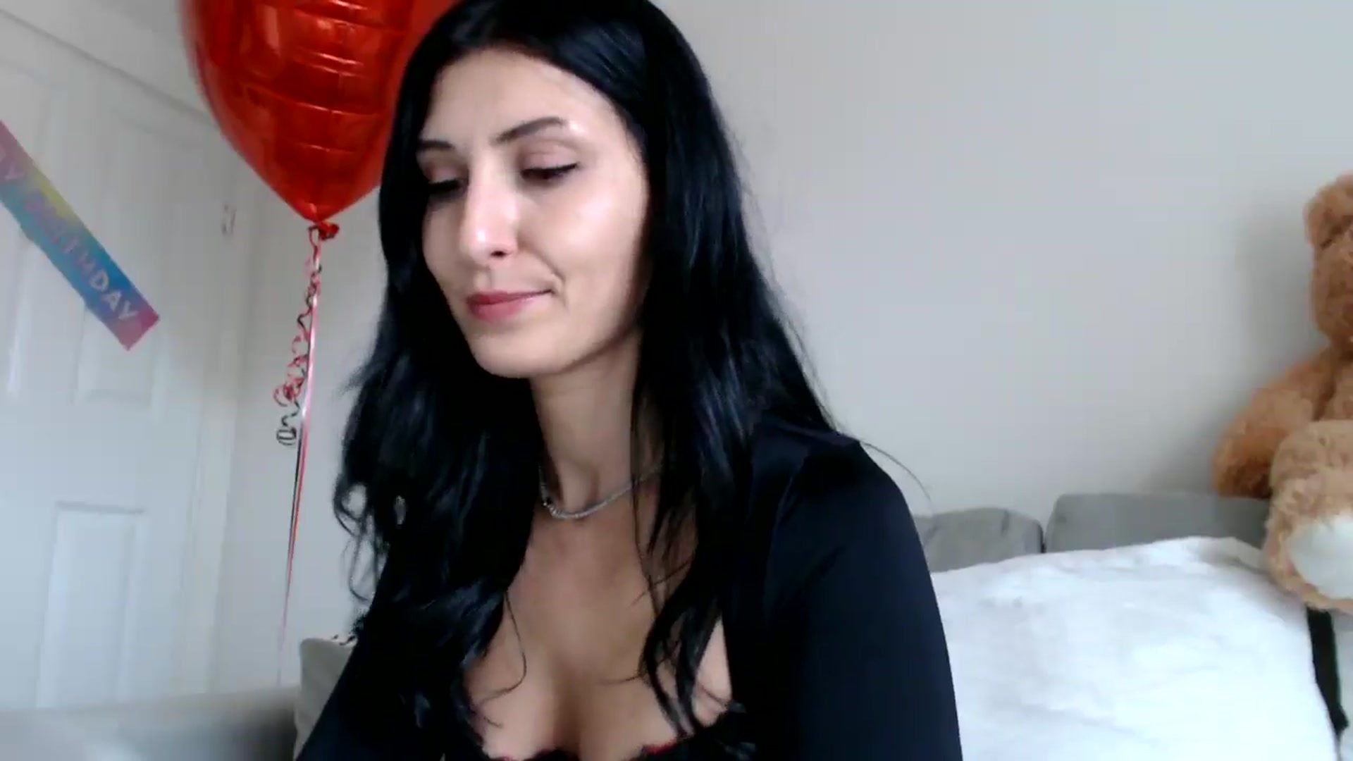 Gallery image thumbnail from Yara_77's myfreecams stream on, 10/16/2025, 11:32 image 11 of 20