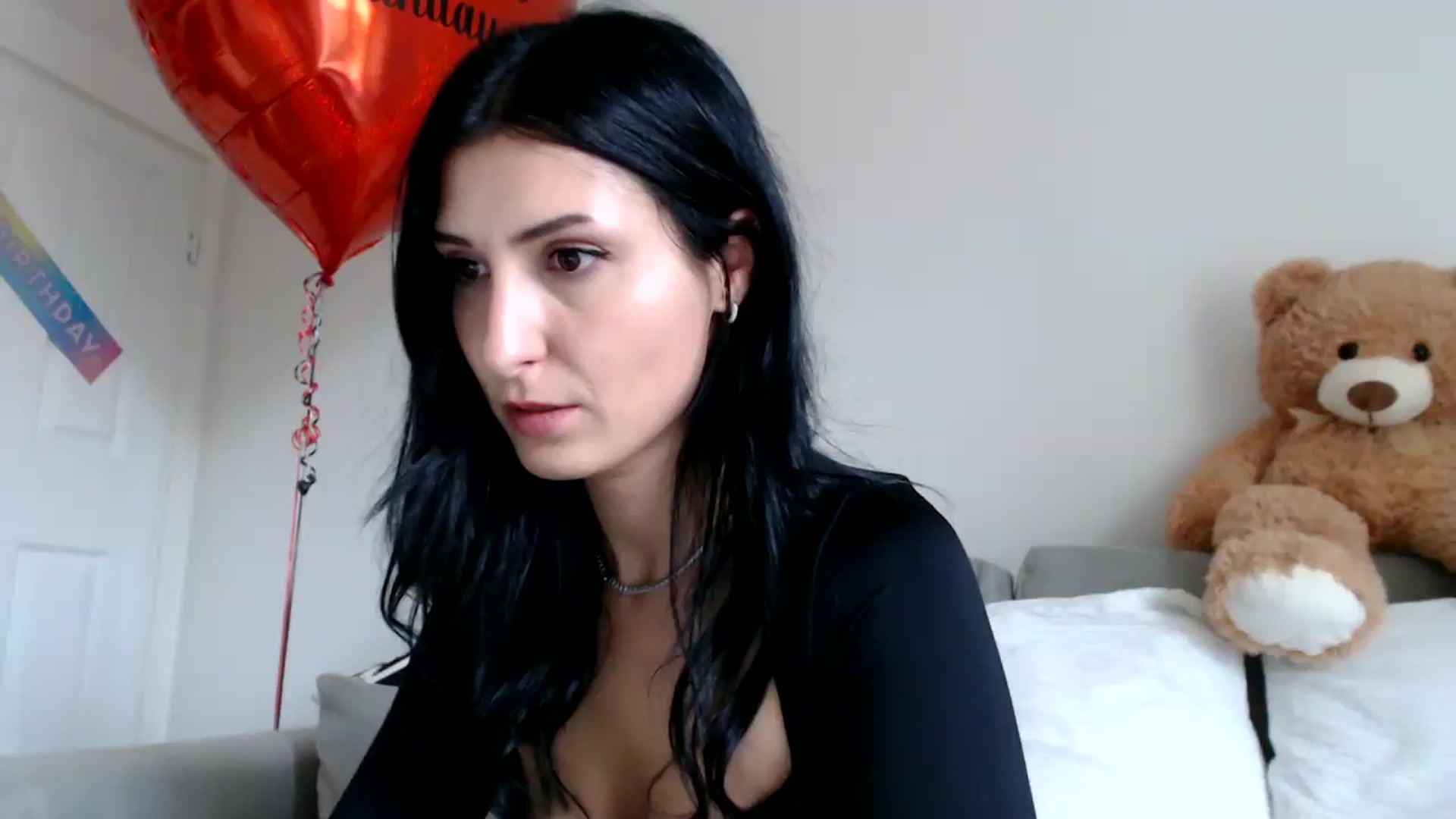 Gallery image thumbnail from Yara_77's myfreecams stream on, 10/16/2025, 11:32 image 2 of 20