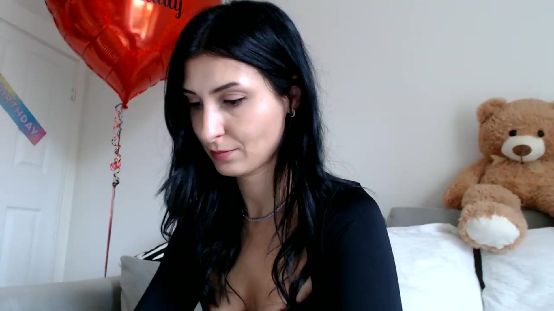 Gallery image thumbnail from Yara_77's myfreecams stream on, 10/16/2025, 11:32 image 4 of 20