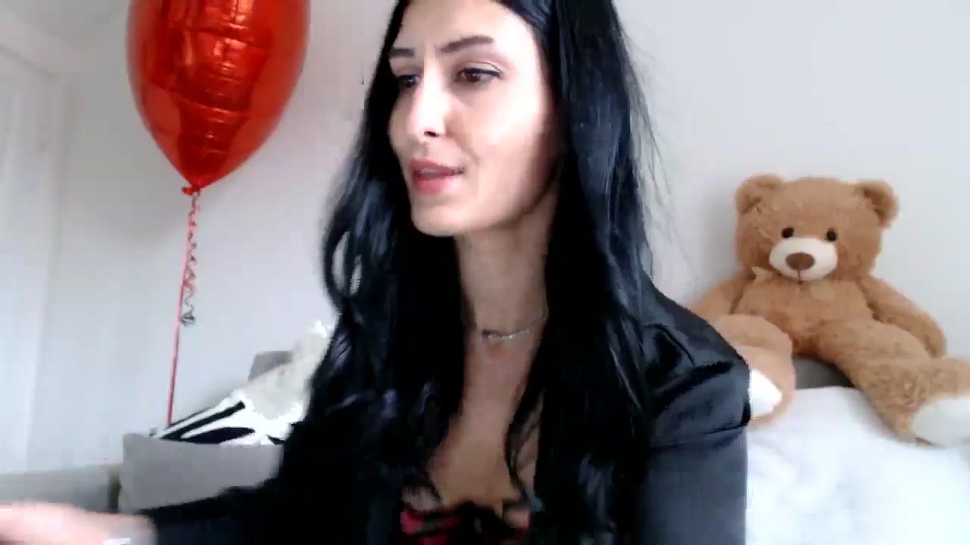 Gallery image thumbnail from Yara_77's myfreecams stream on, 10/16/2025, 12:39 image 19 of 20