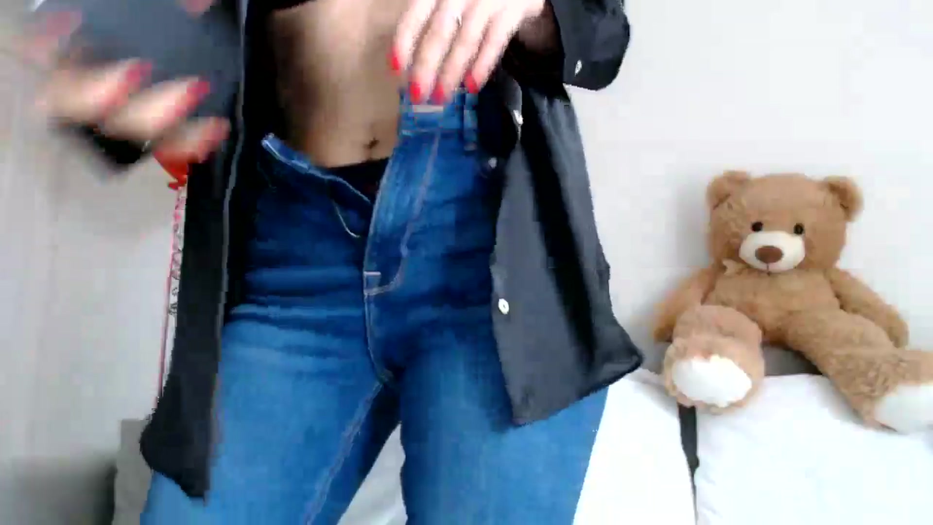 Gallery image thumbnail from Yara_77's myfreecams stream on, 10/16/2025, 12:39 image 20 of 20