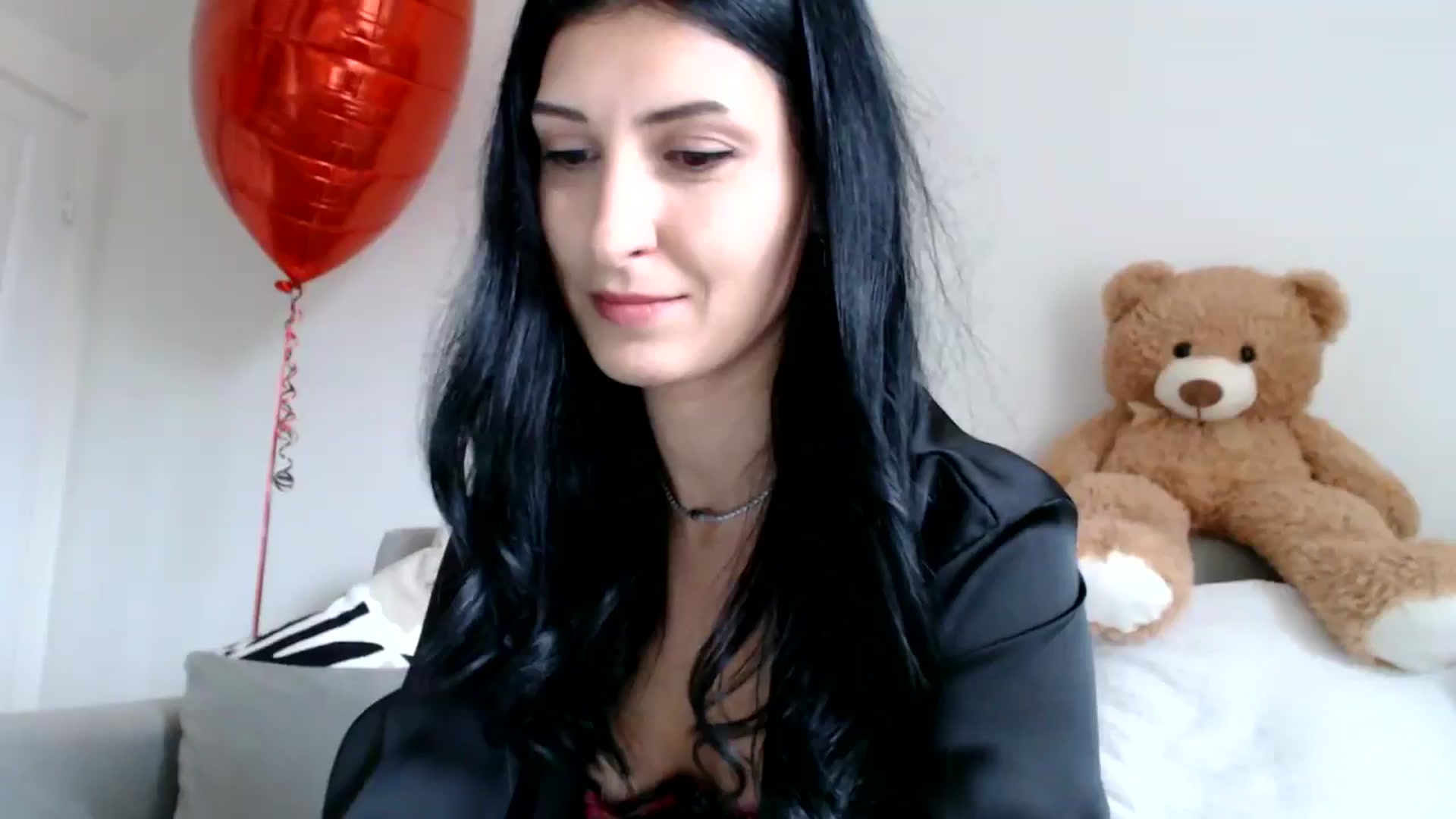 Gallery image thumbnail from Yara_77's myfreecams stream on, 10/16/2025, 12:39 image 18 of 20