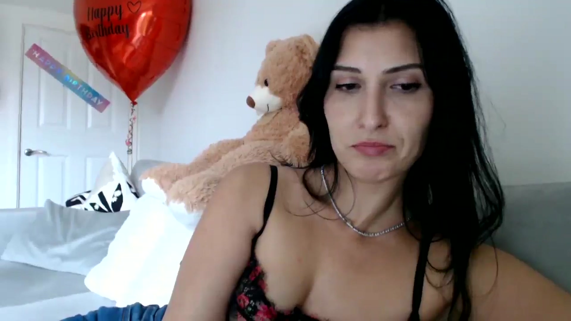 Gallery image thumbnail from Yara_77's myfreecams stream on, 10/16/2025, 13:57 image 9 of 20