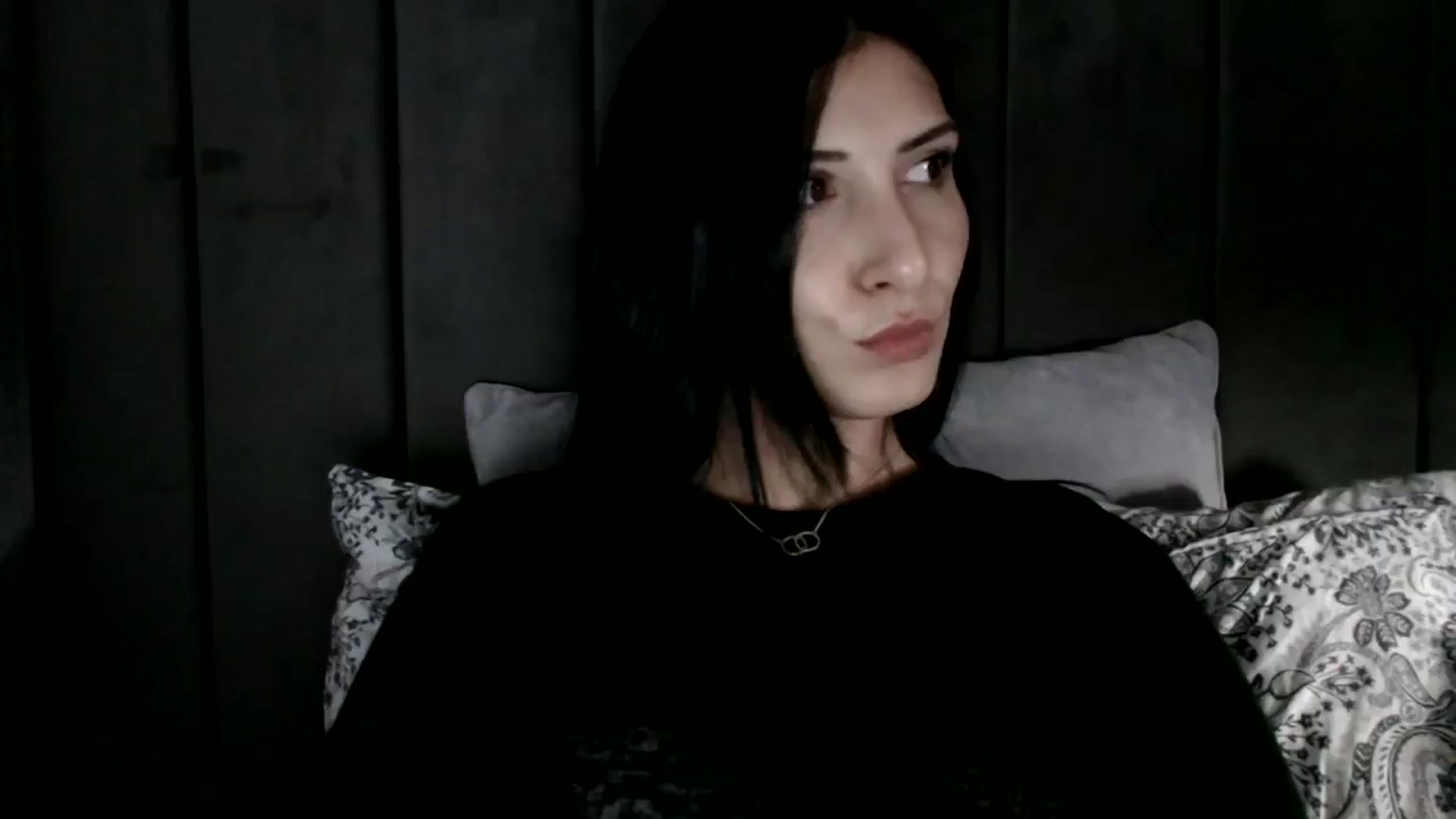 Gallery image thumbnail from Yara_77's myfreecams stream on, 10/21/2025, 14:54 image 14 of 20
