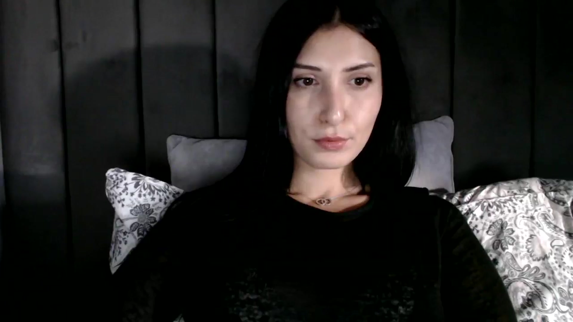 Gallery image thumbnail from Yara_77's myfreecams stream on, 10/21/2025, 14:54 image 17 of 20